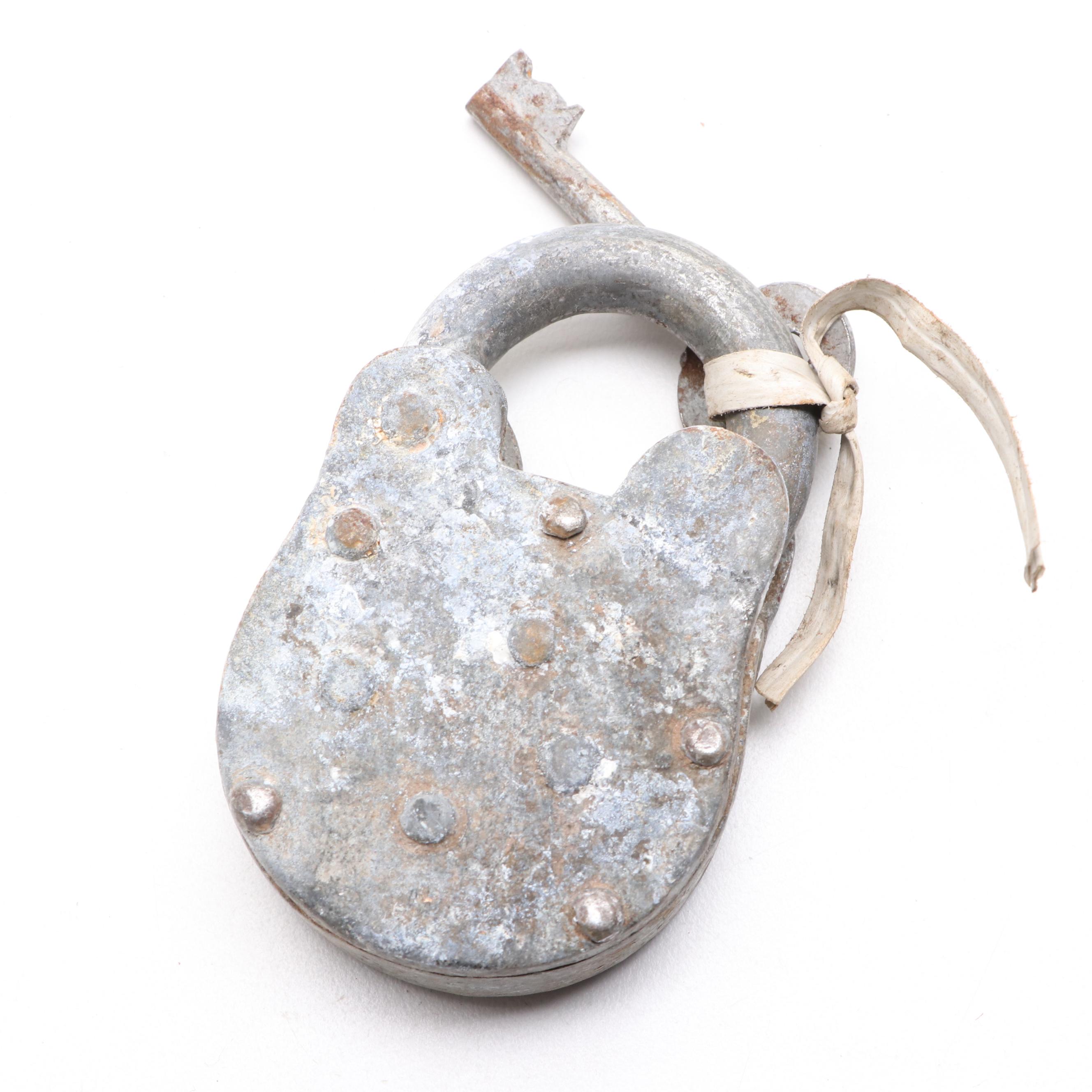 Metal Padlocks and Keys with Stand