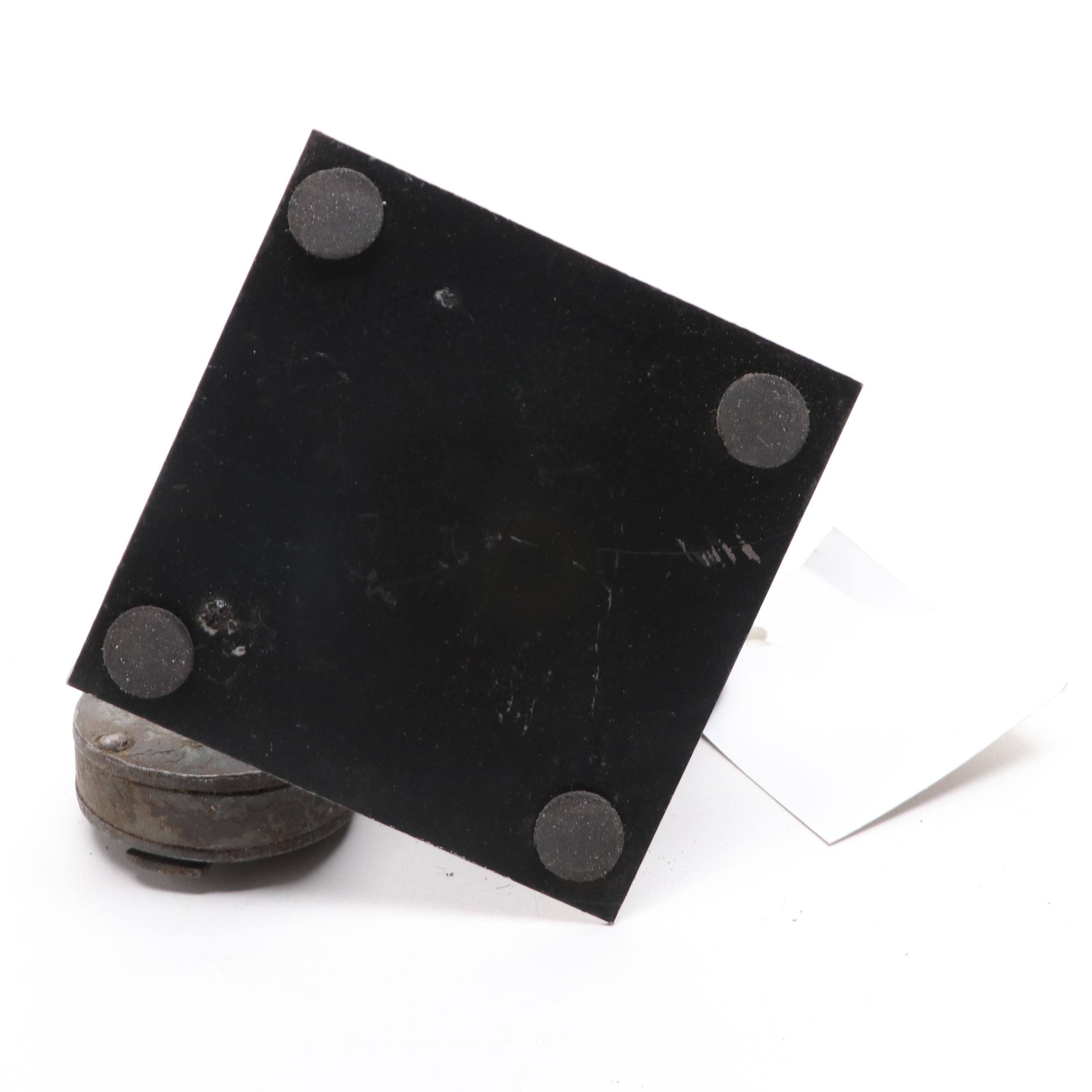 Metal Padlocks and Keys with Stand