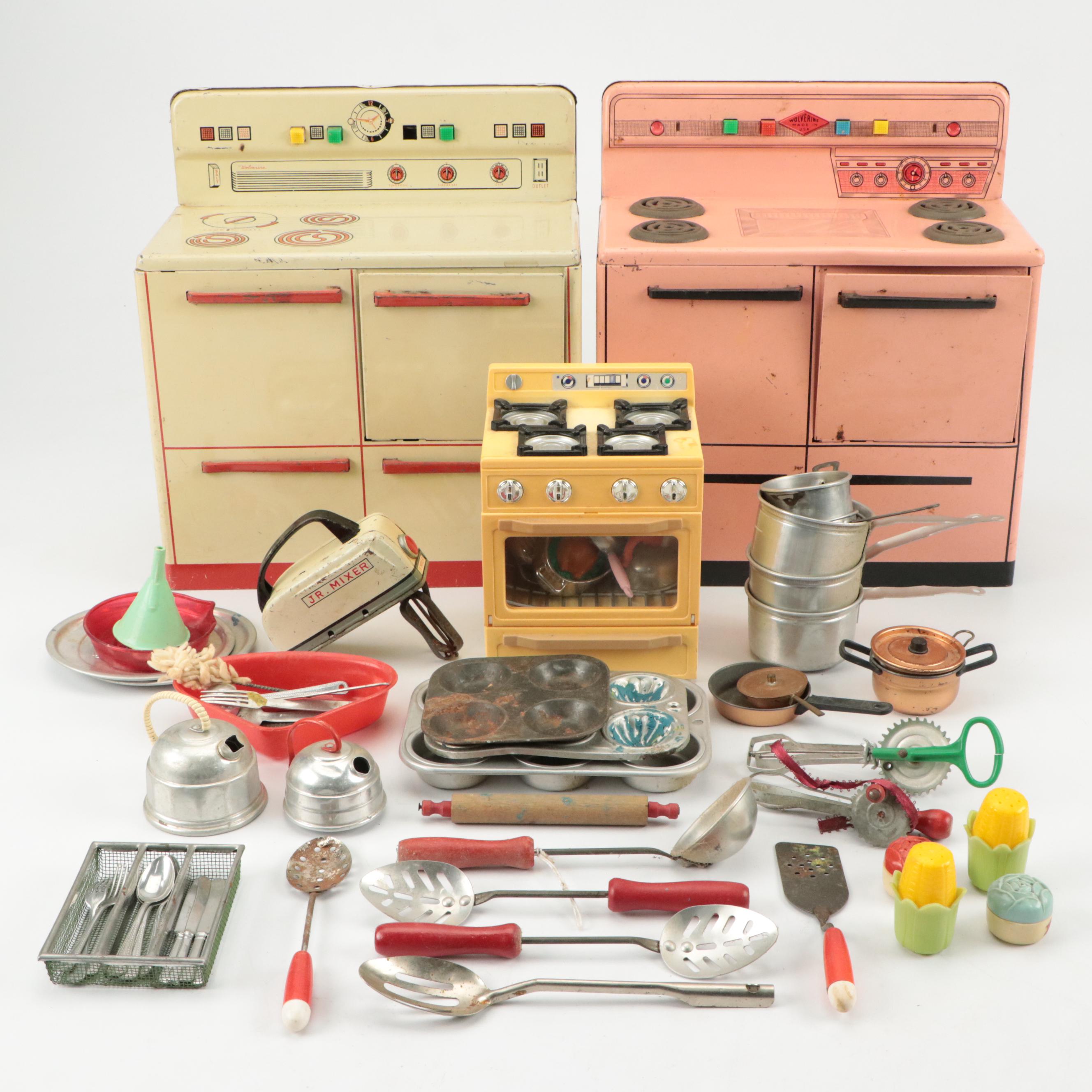 Wolverine Tin Litho Toy Range Ovens with Other Metal and Plastic Toy Kitchenalia