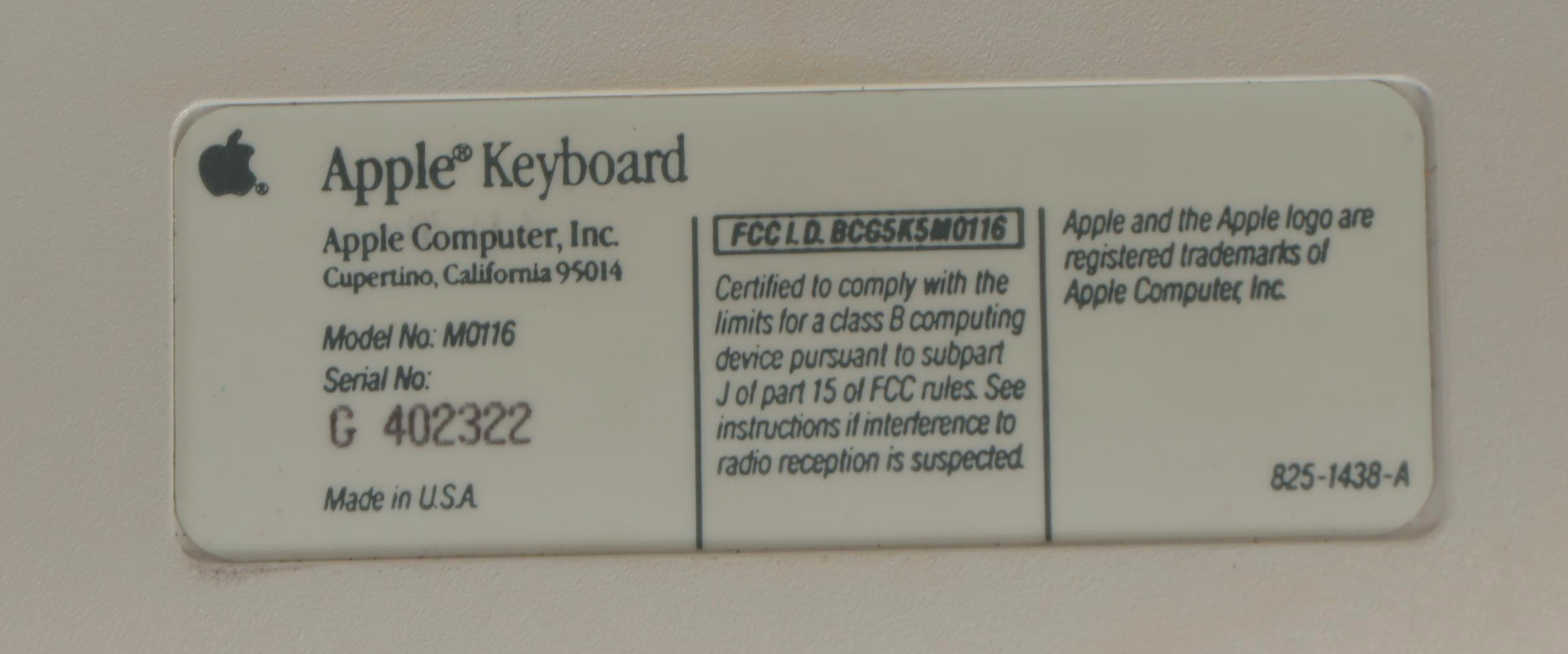 Macintosh SE Superdrive Computer with Keyboard, Mouse and Cables