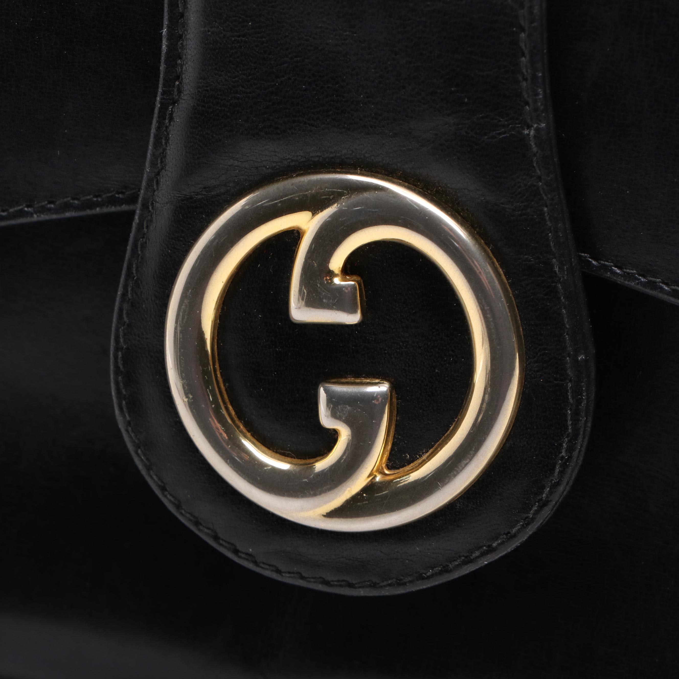 Gucci Shoulder Bag in Black Leather
