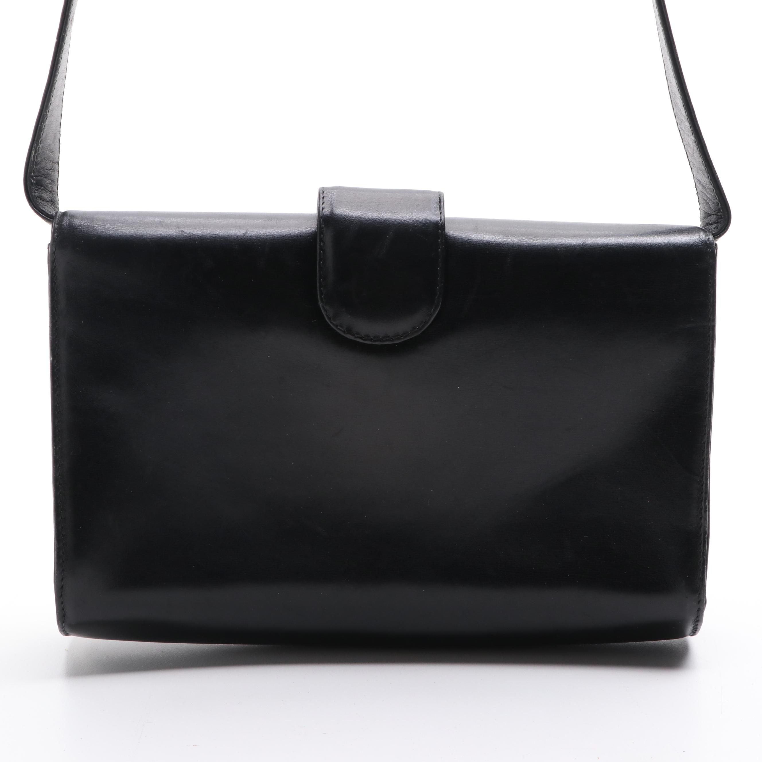 Gucci Shoulder Bag in Black Leather