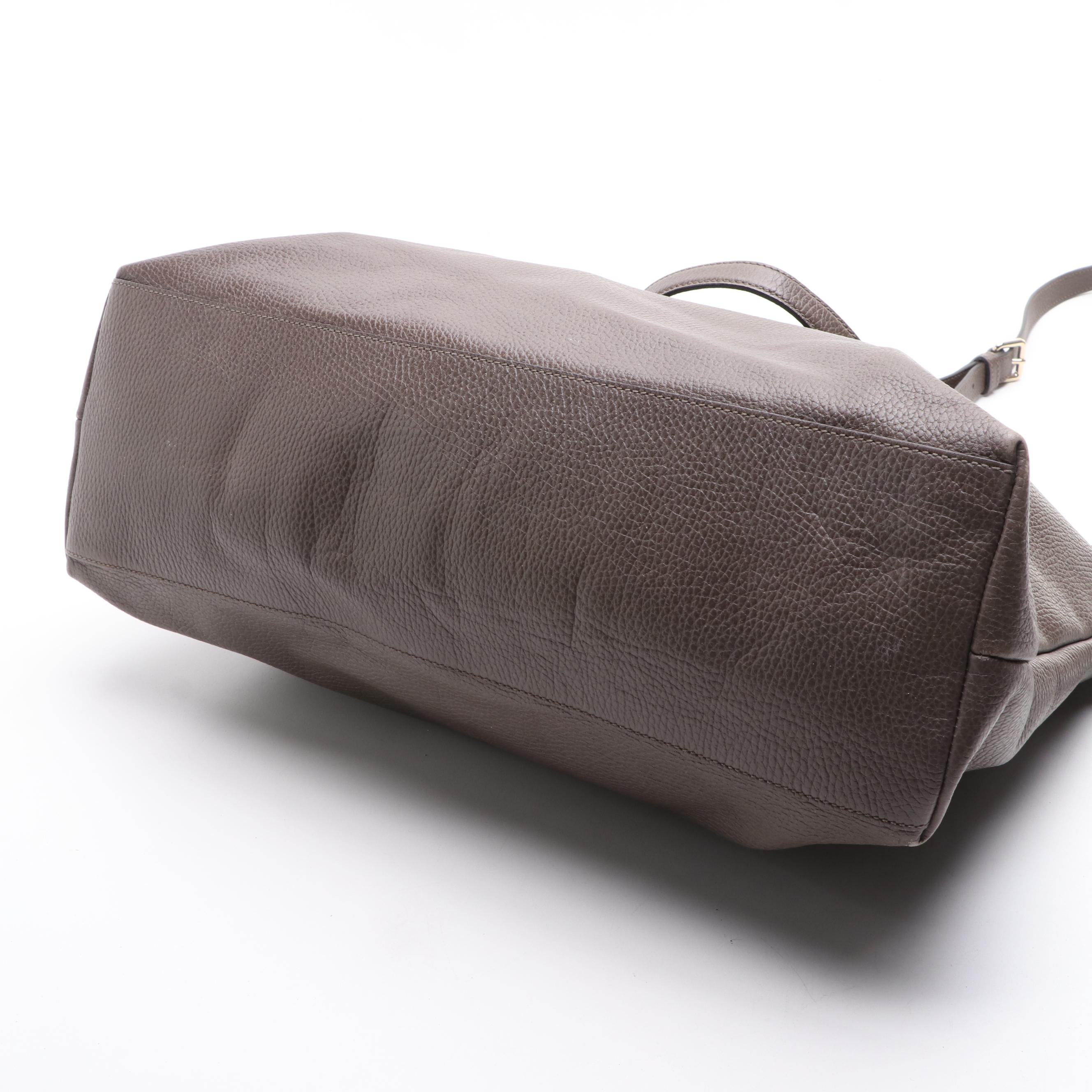 Gucci Shoulder Bag in Grey Leather