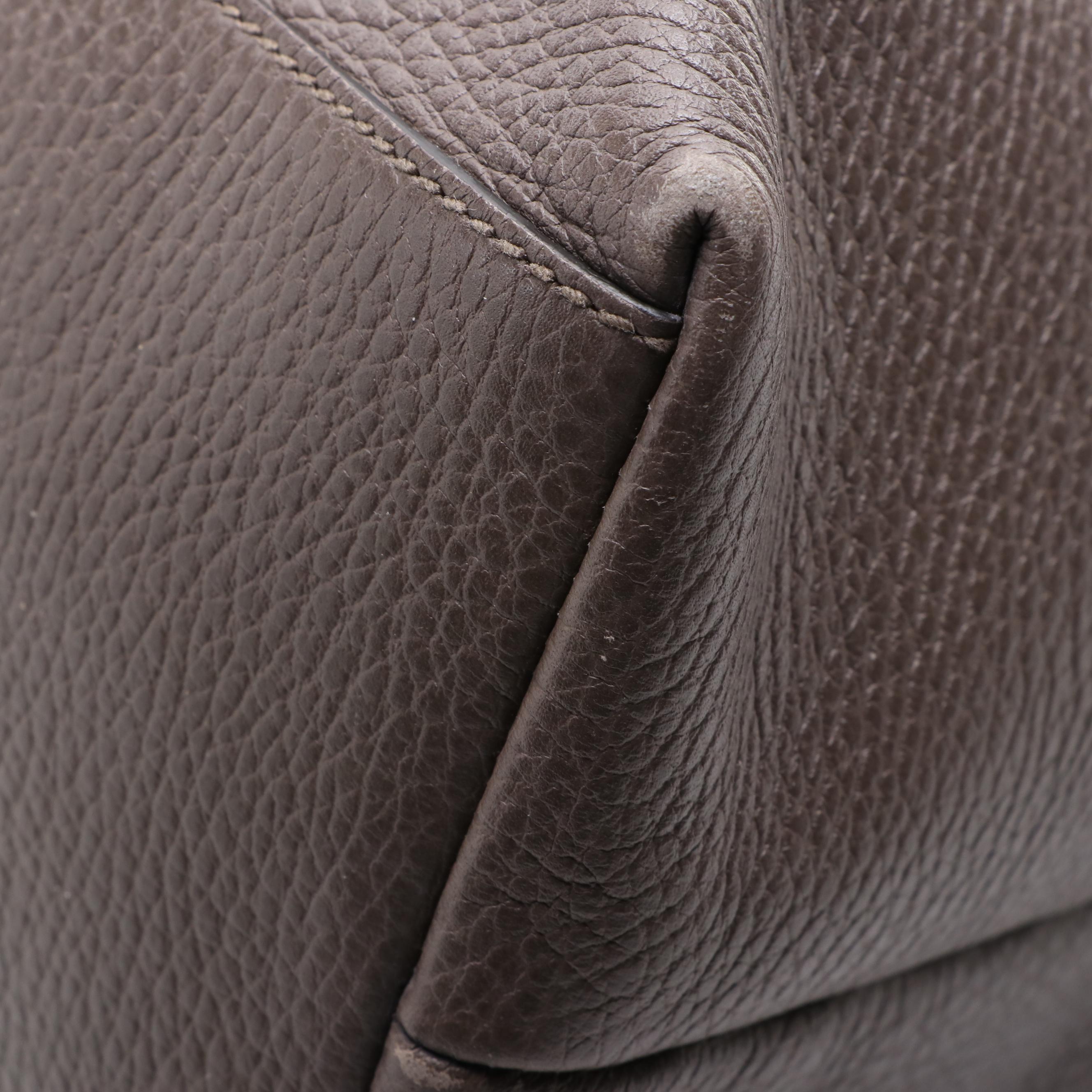 Gucci Shoulder Bag in Grey Leather