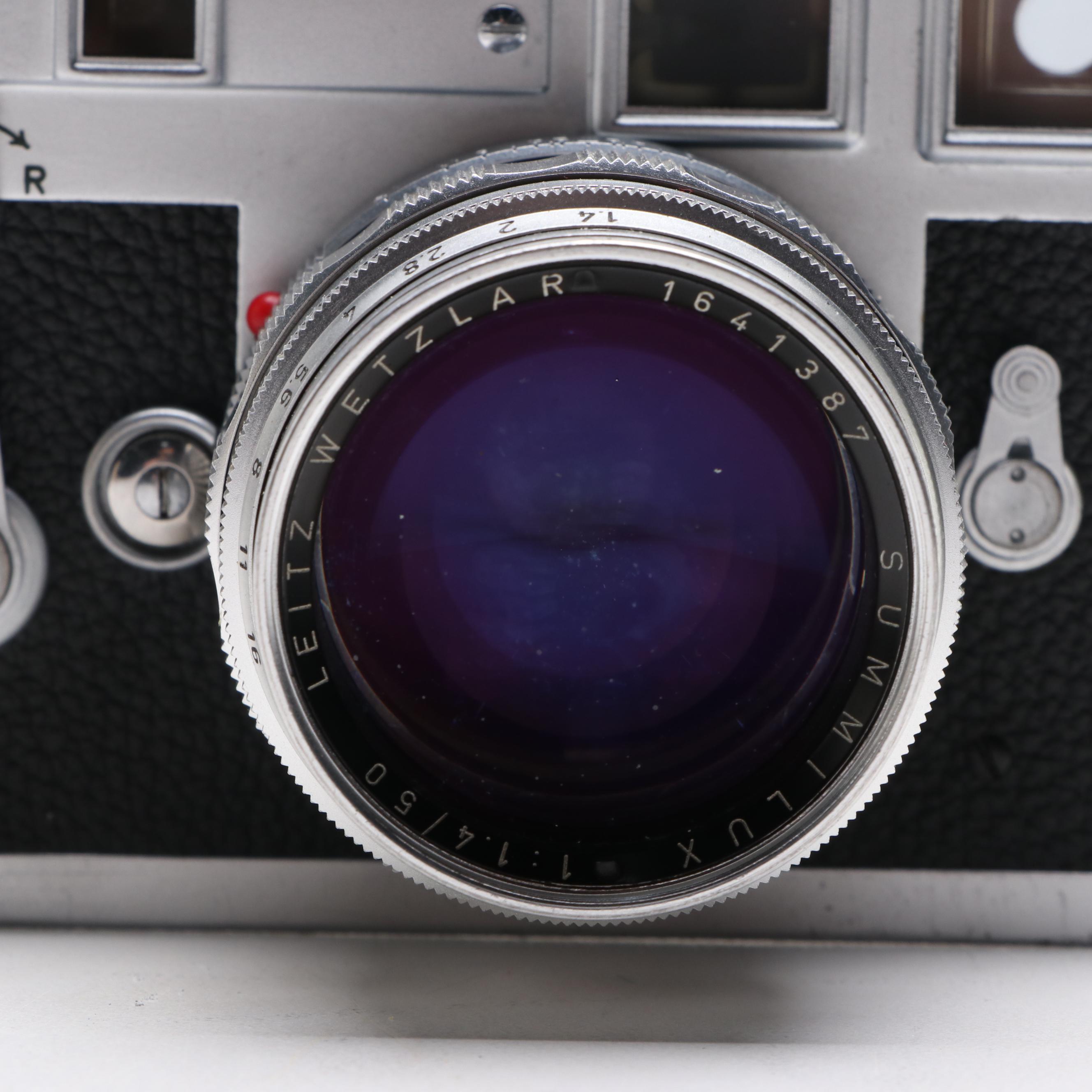 Leica-Meter MC SLR Camera with Leather Case