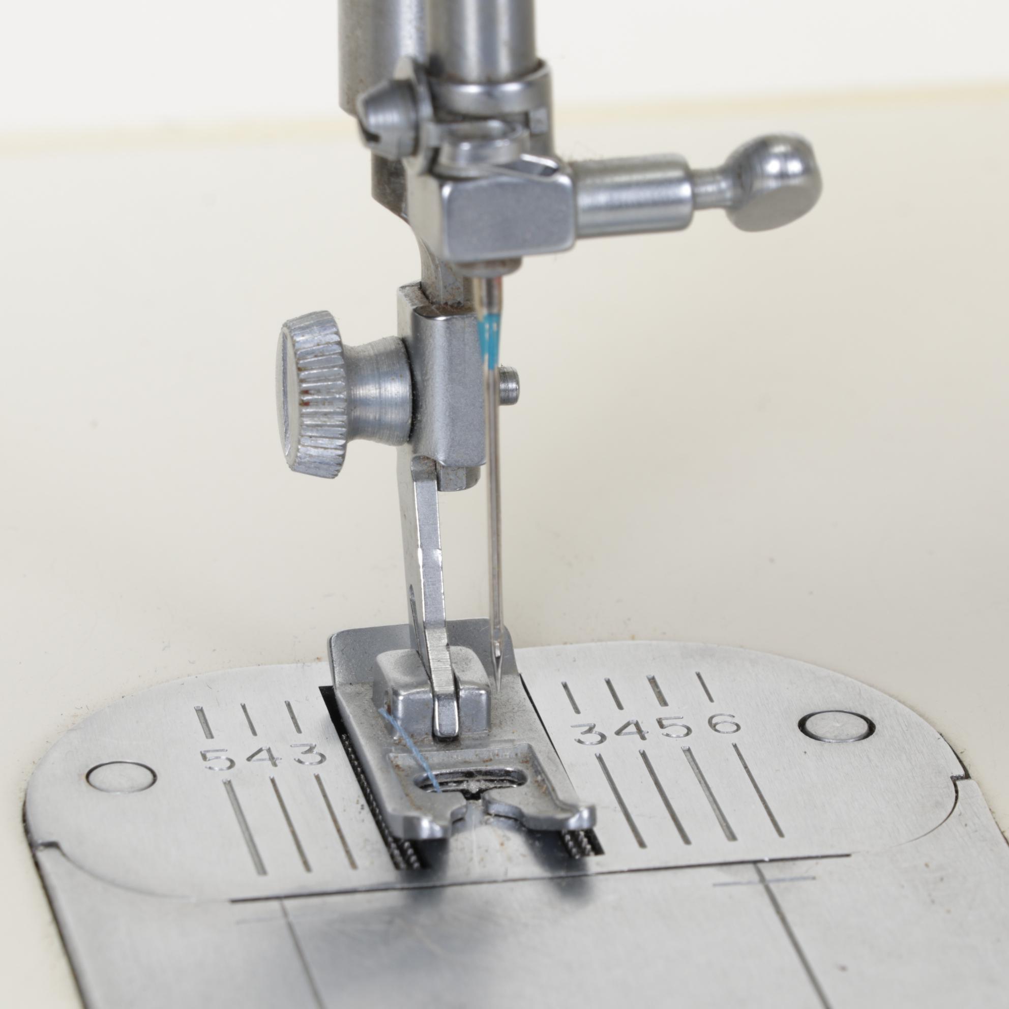 Singer Stylist Model 734 Sewing Machine With Pedal and Booklet, 1970s