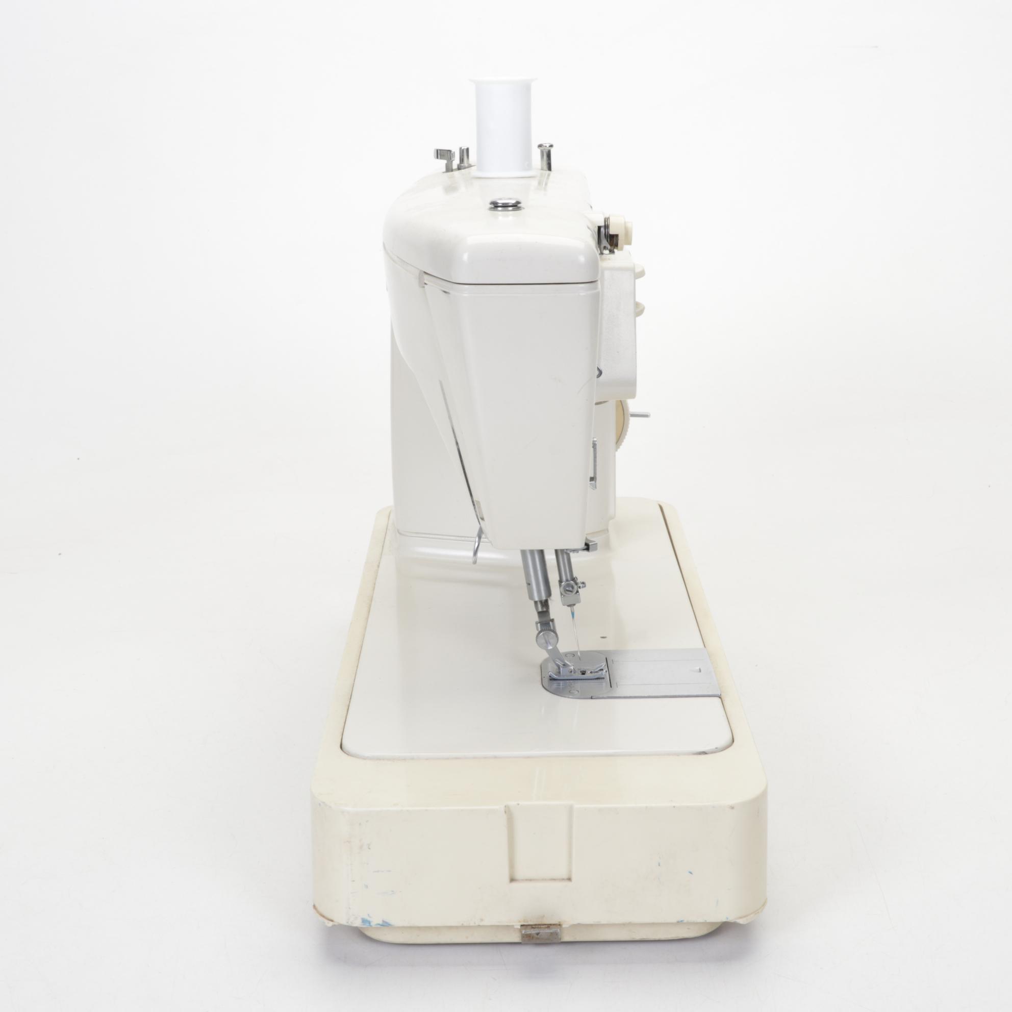 Singer Stylist Model 734 Sewing Machine With Pedal and Booklet, 1970s