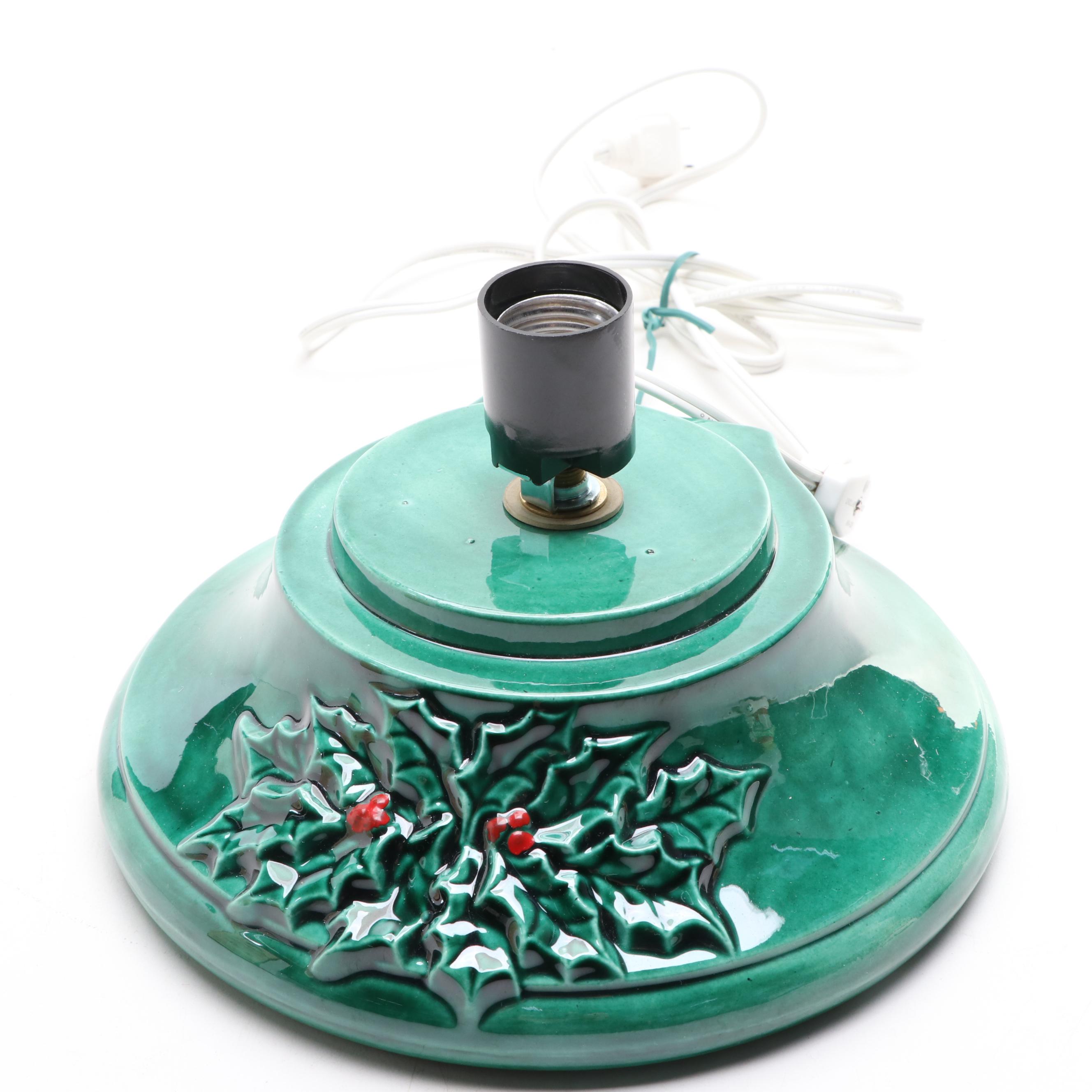 Decorated Christmas Tree, Santa Oil Lamp, and More Seasonal Décor