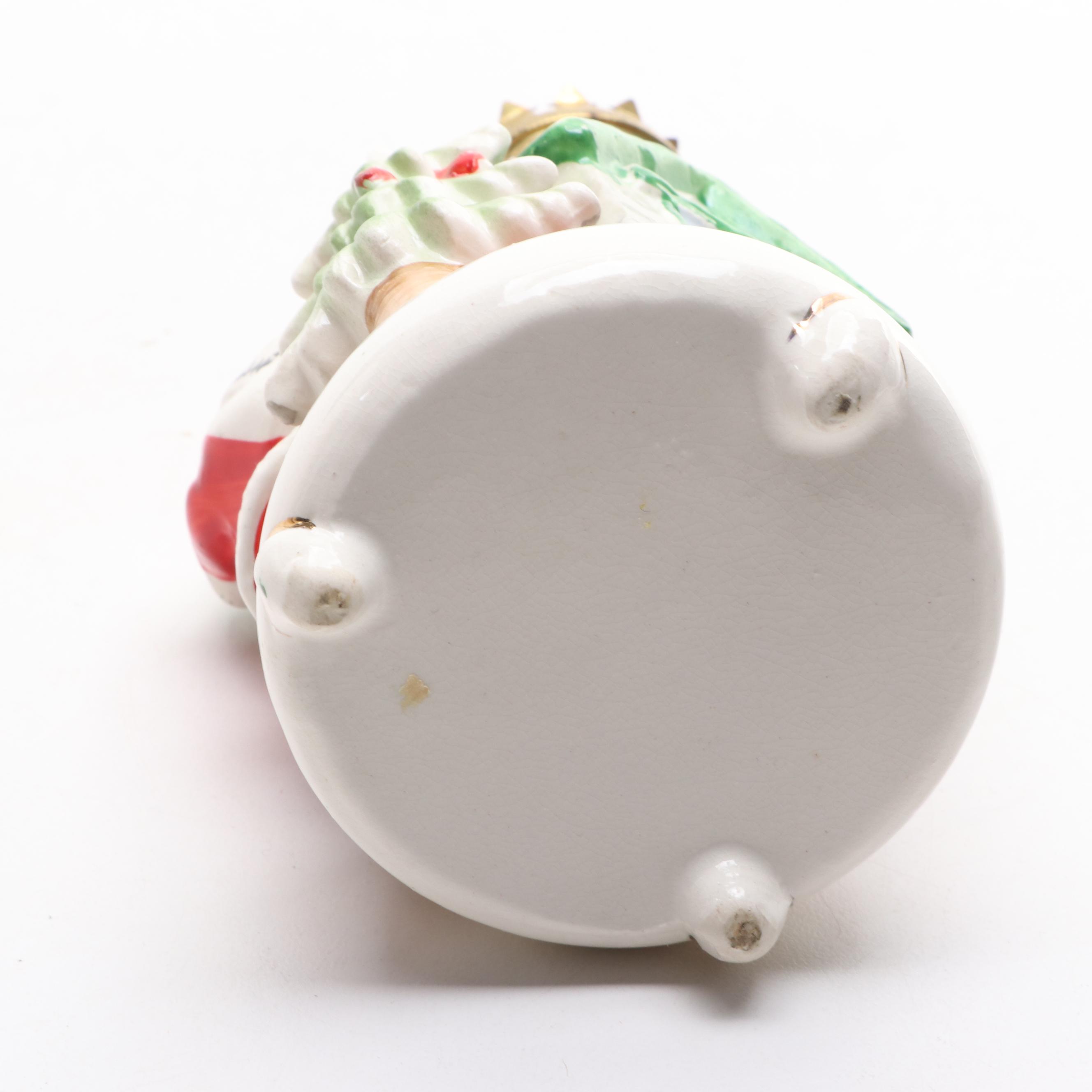 Decorated Christmas Tree, Santa Oil Lamp, and More Seasonal Décor