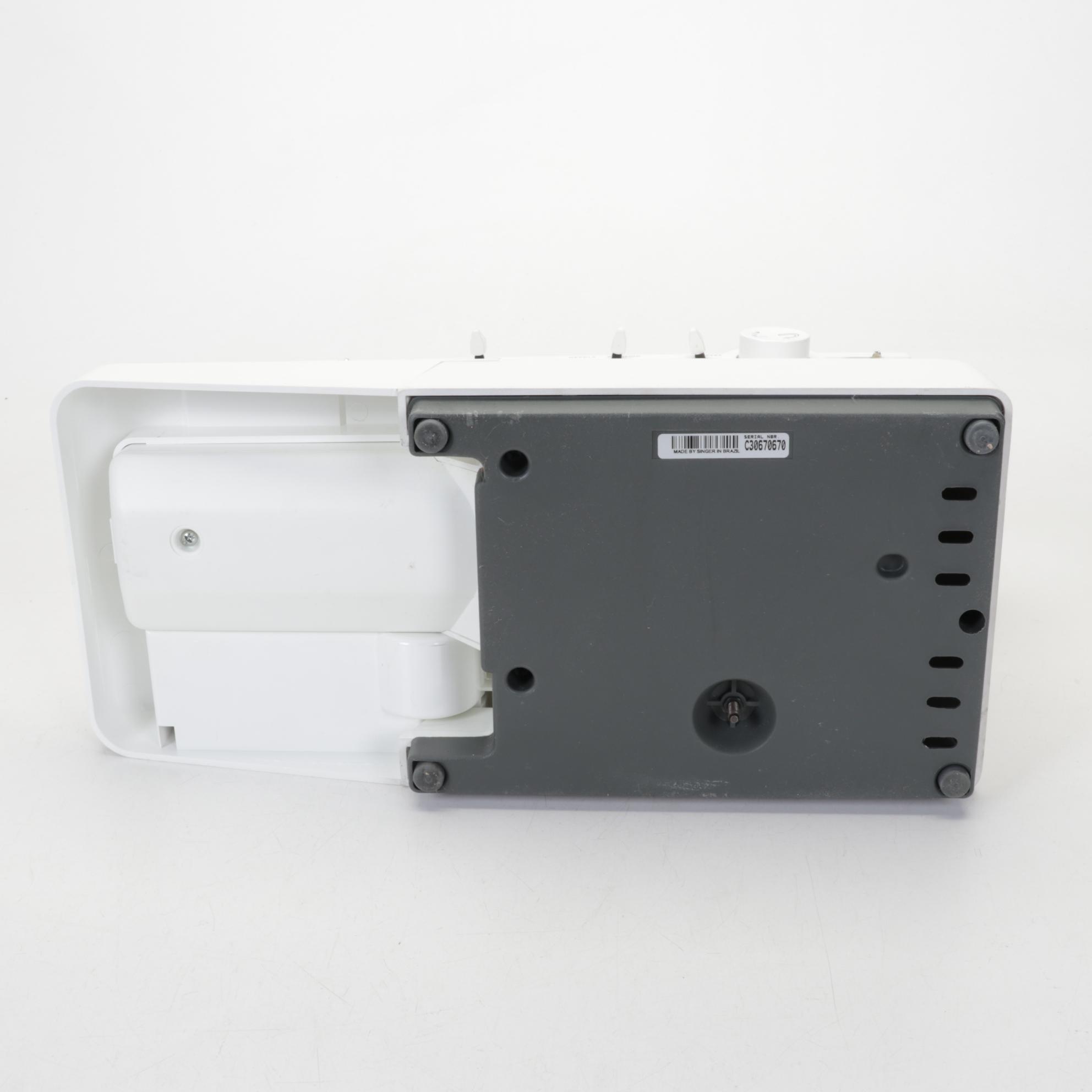 Singer 5830C Portable Sewing Machine With Booklet and Pedal, 1994