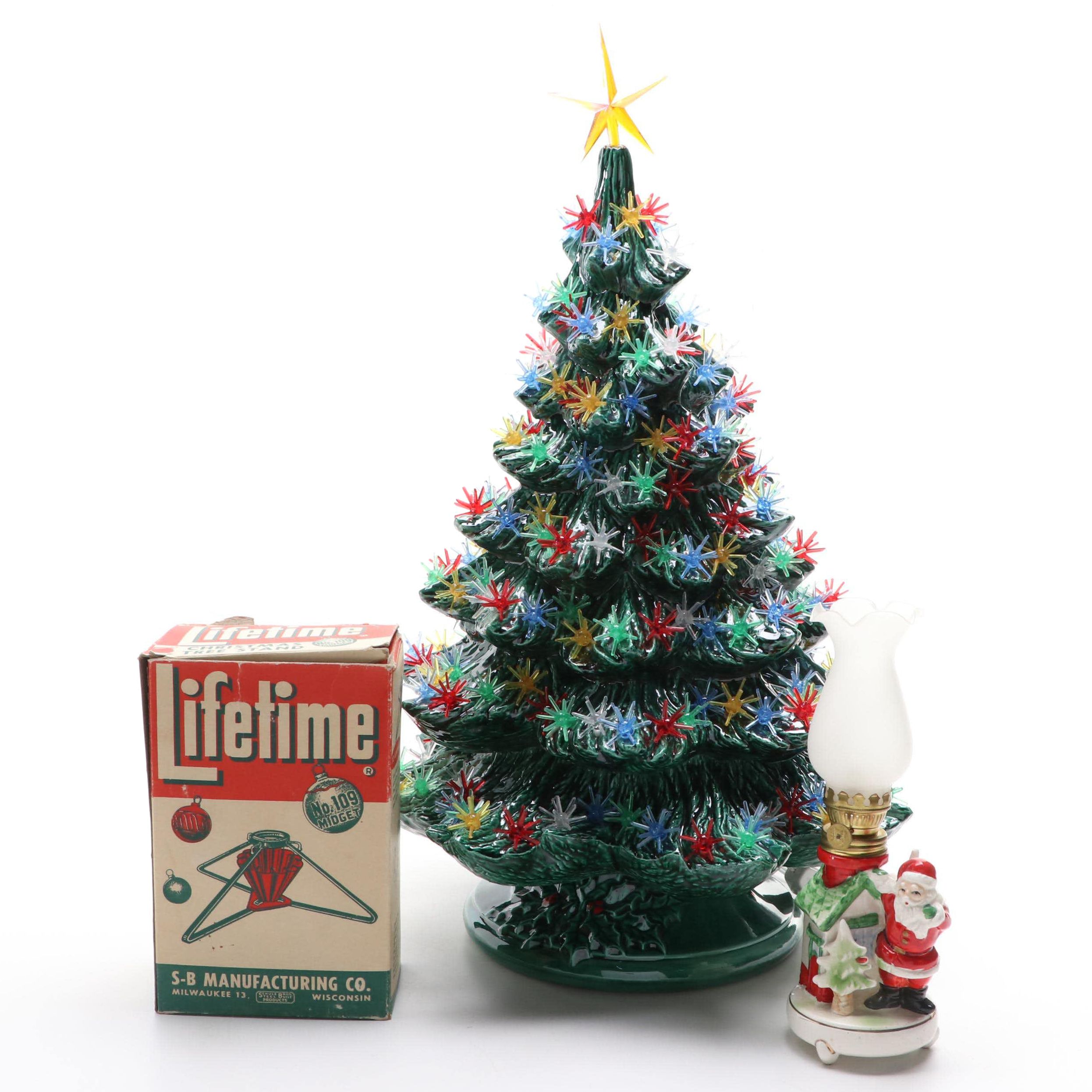 Decorated Christmas Tree, Santa Oil Lamp, and More Seasonal Décor