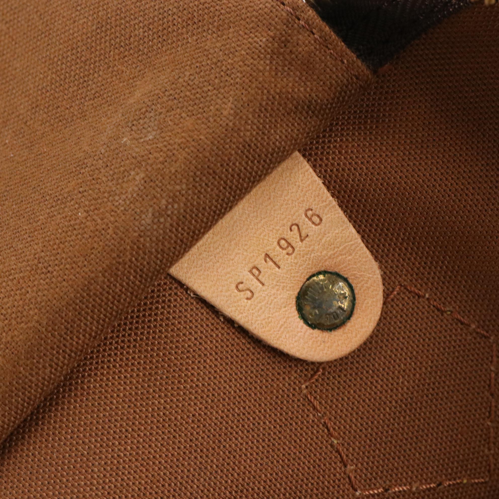 Louis Vuitton Speedy 40 Handbag in Monogram Canvas and Vachetta Leather