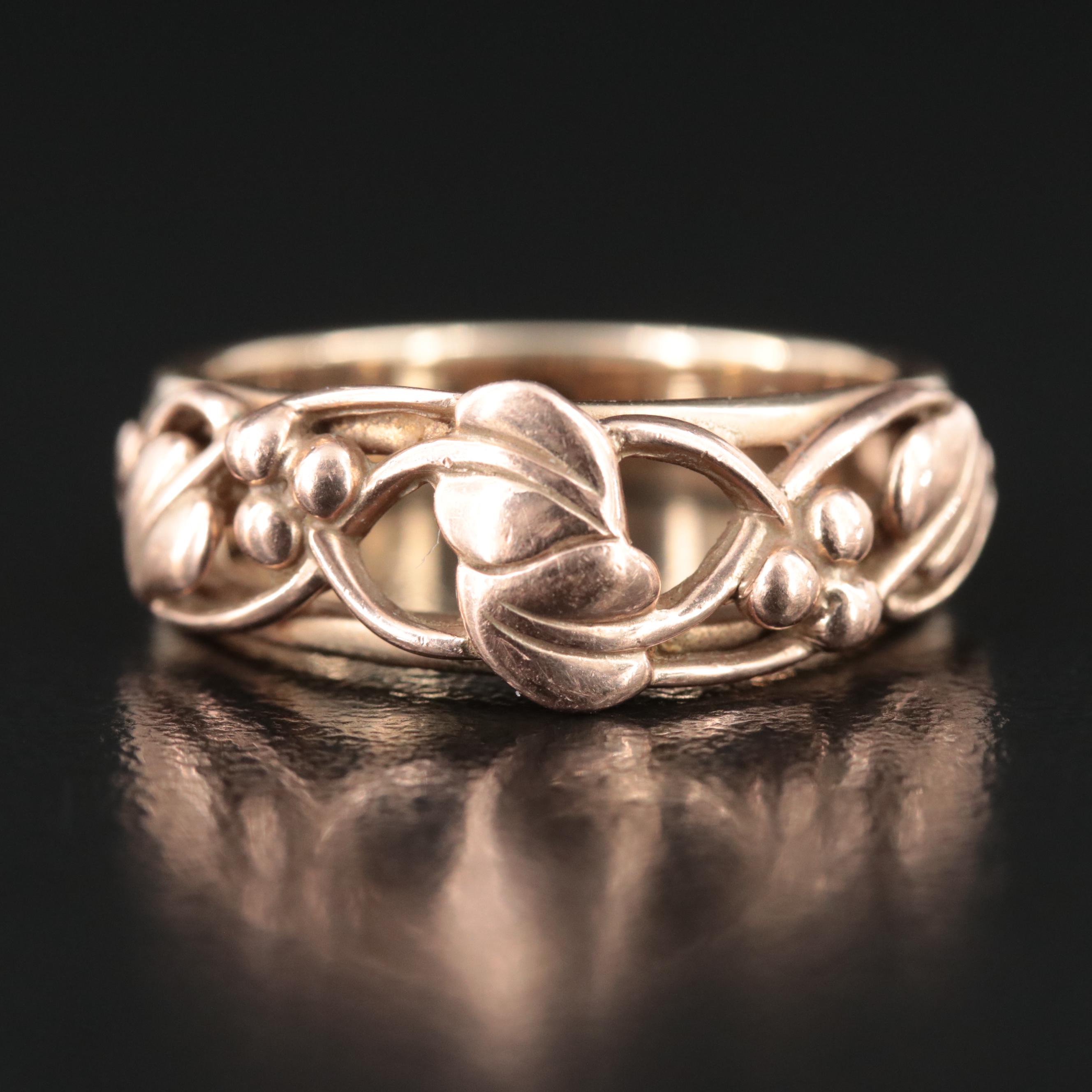 9K Grape Vine Ring