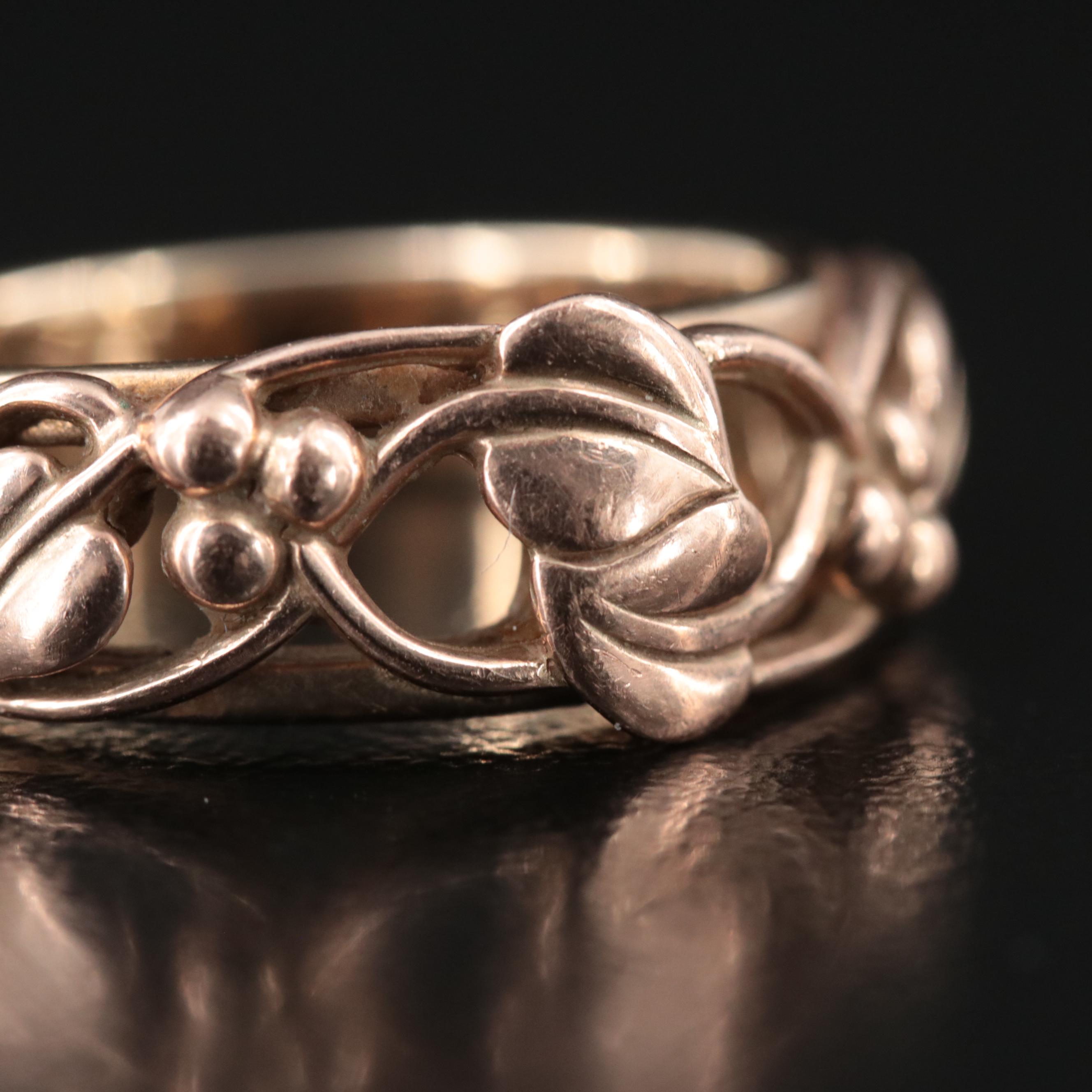 9K Grape Vine Ring