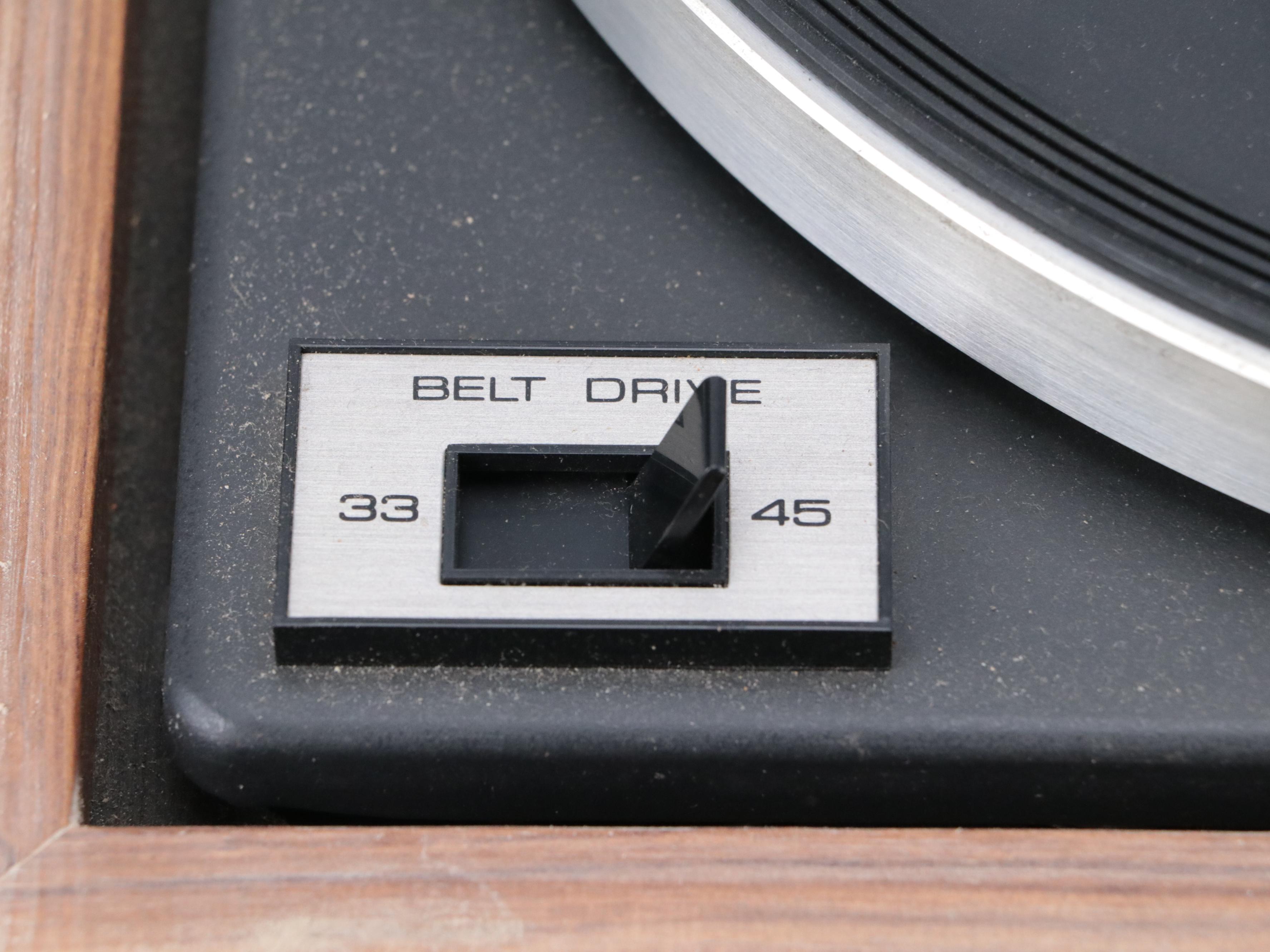 Rotel RP-1100Q Record Player