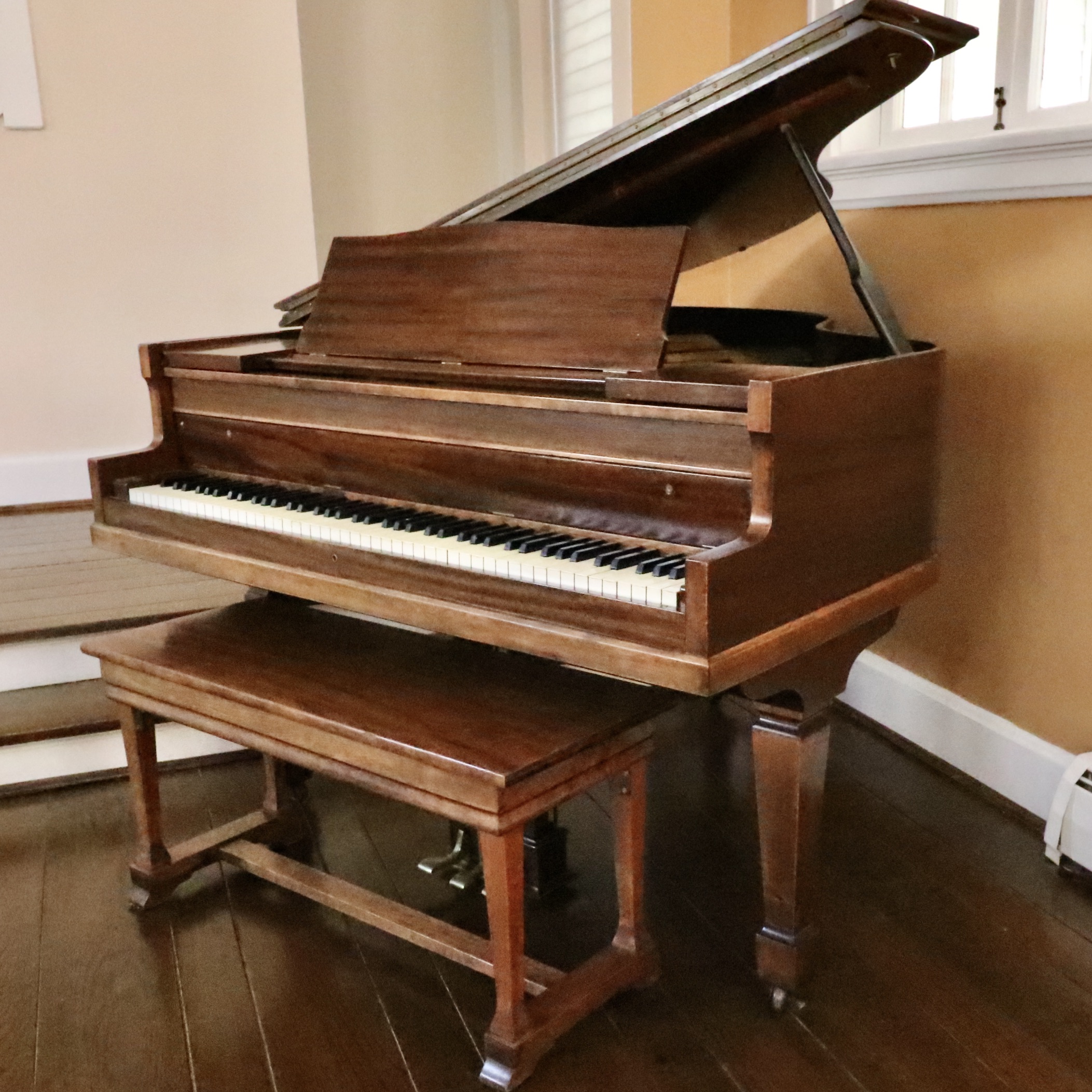 Mahogany Baby Grand Piano, Early 20th Century