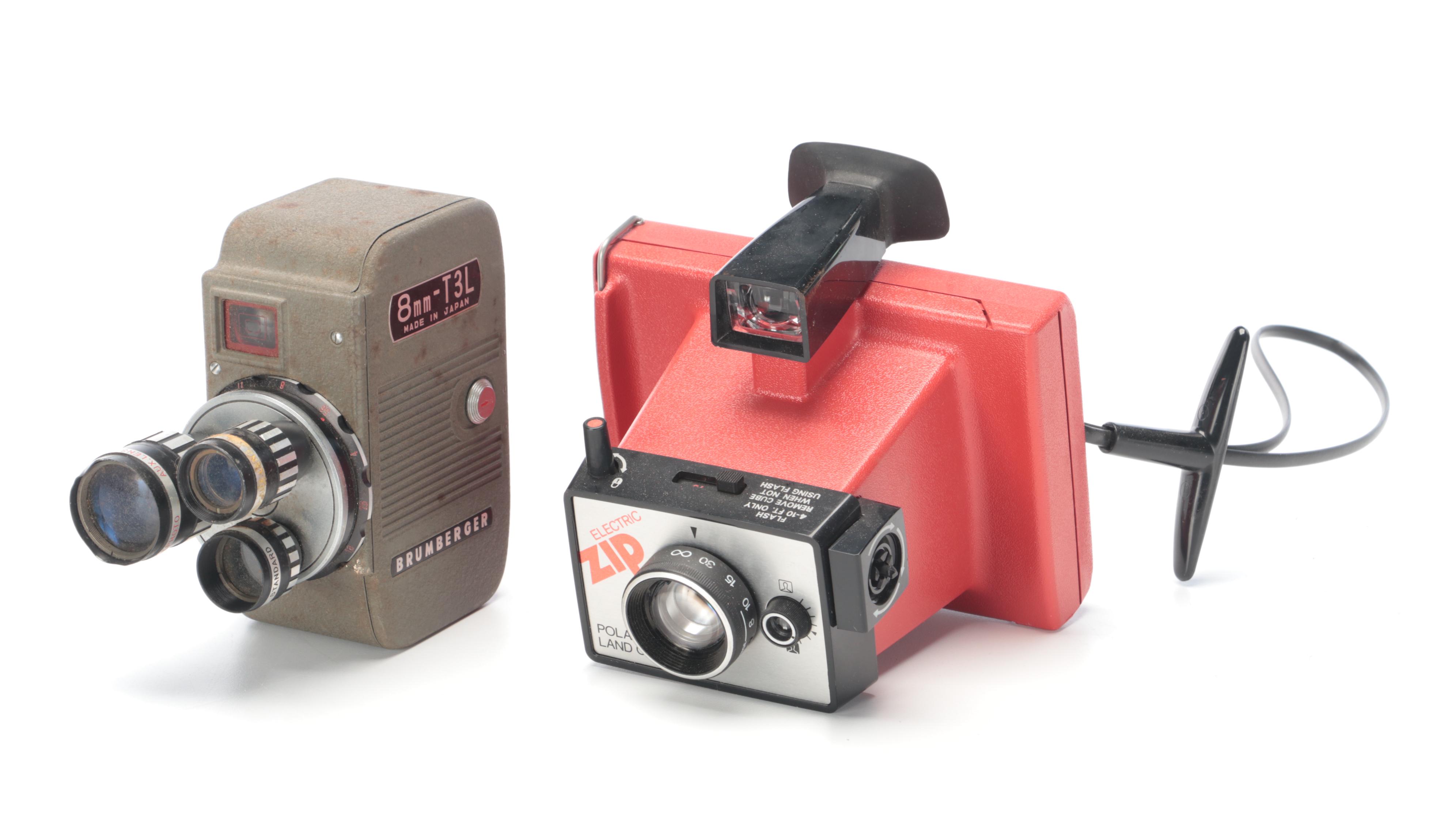 DaLite Comet Portable Projector Screen With Bell & Howell Projector