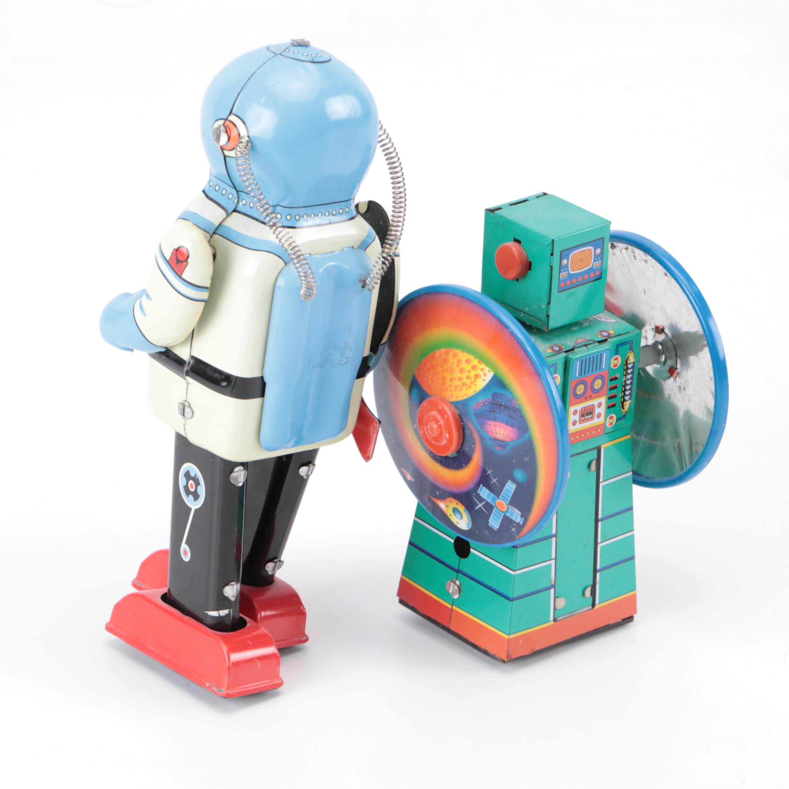 Wind-Up Tin Lithograph Toy Robots with Alien Walker, Late 20th/ Early 21st C.