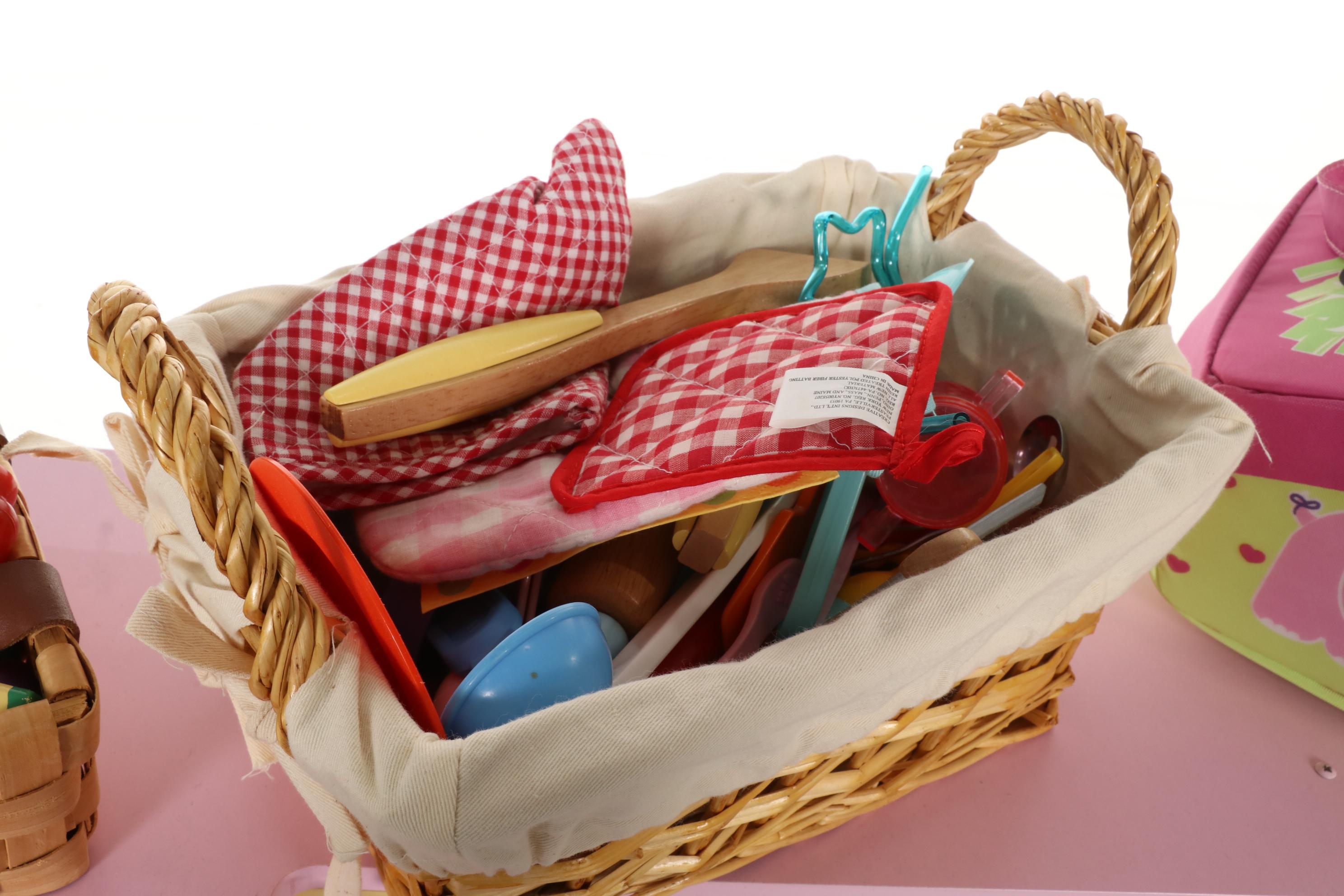 KidKraft Pretend Play Kitchen with Food and Other Accessories EBTH