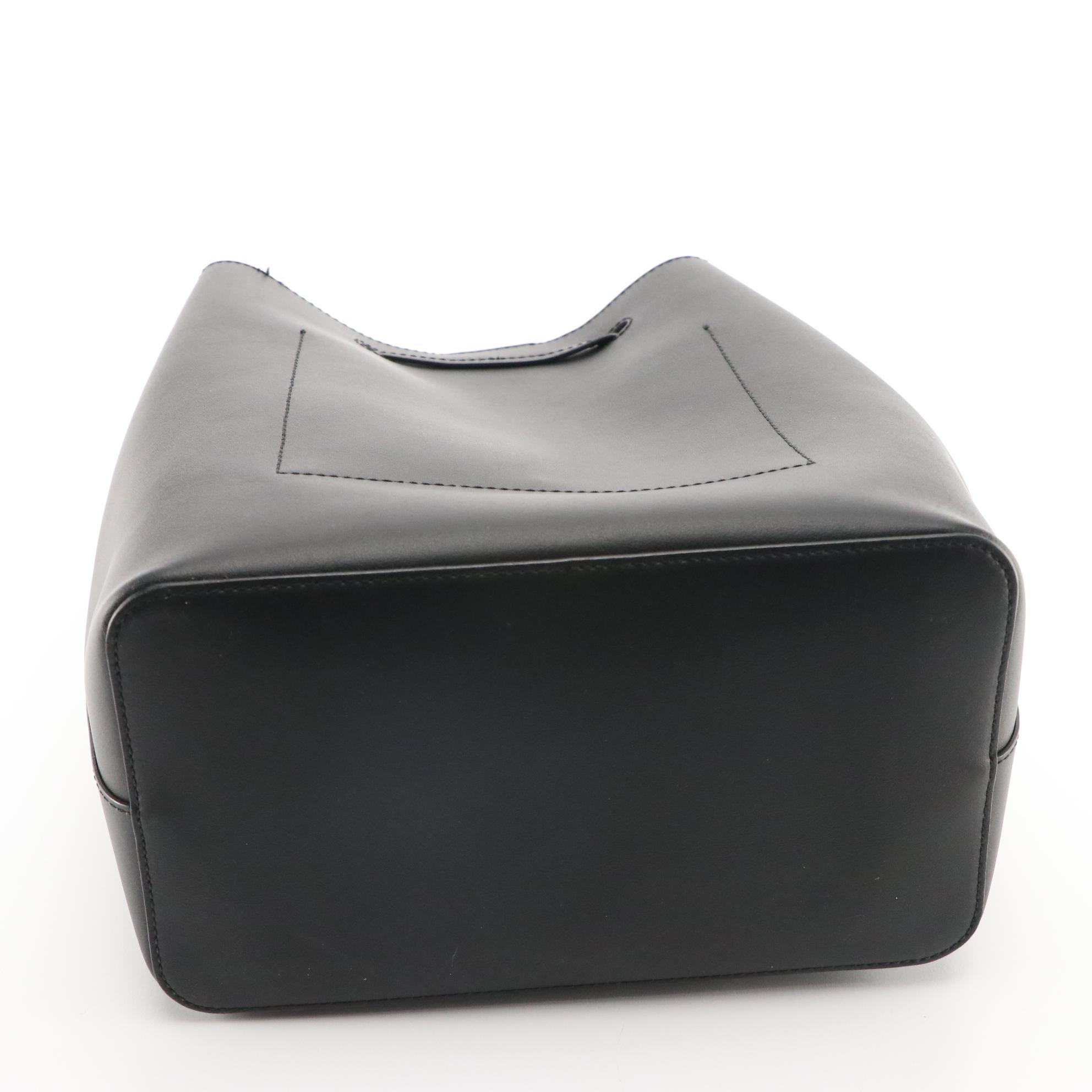 Lauren Ralph Lauren Dryden Debby Bucket Bag in Black and Red Smooth Leather