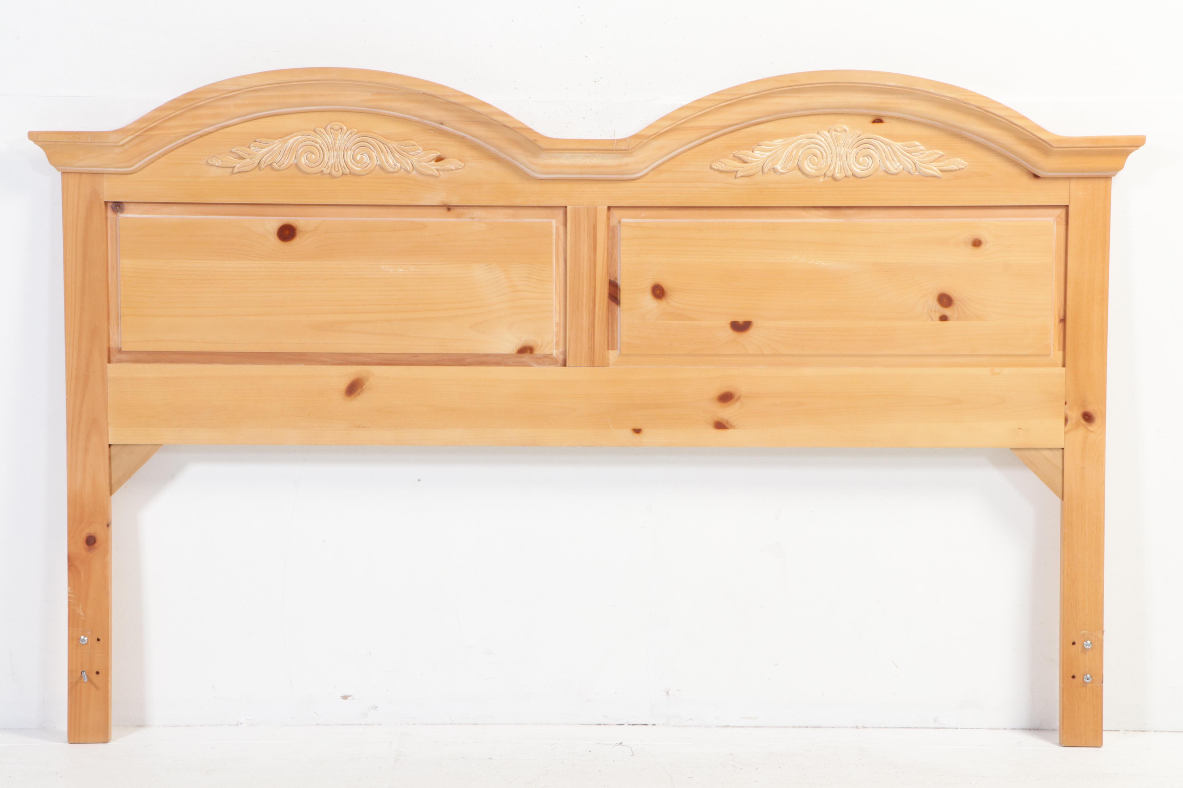 Broyhill "Fontana" Pine King Size Bed Frame Plus Bedside Chest