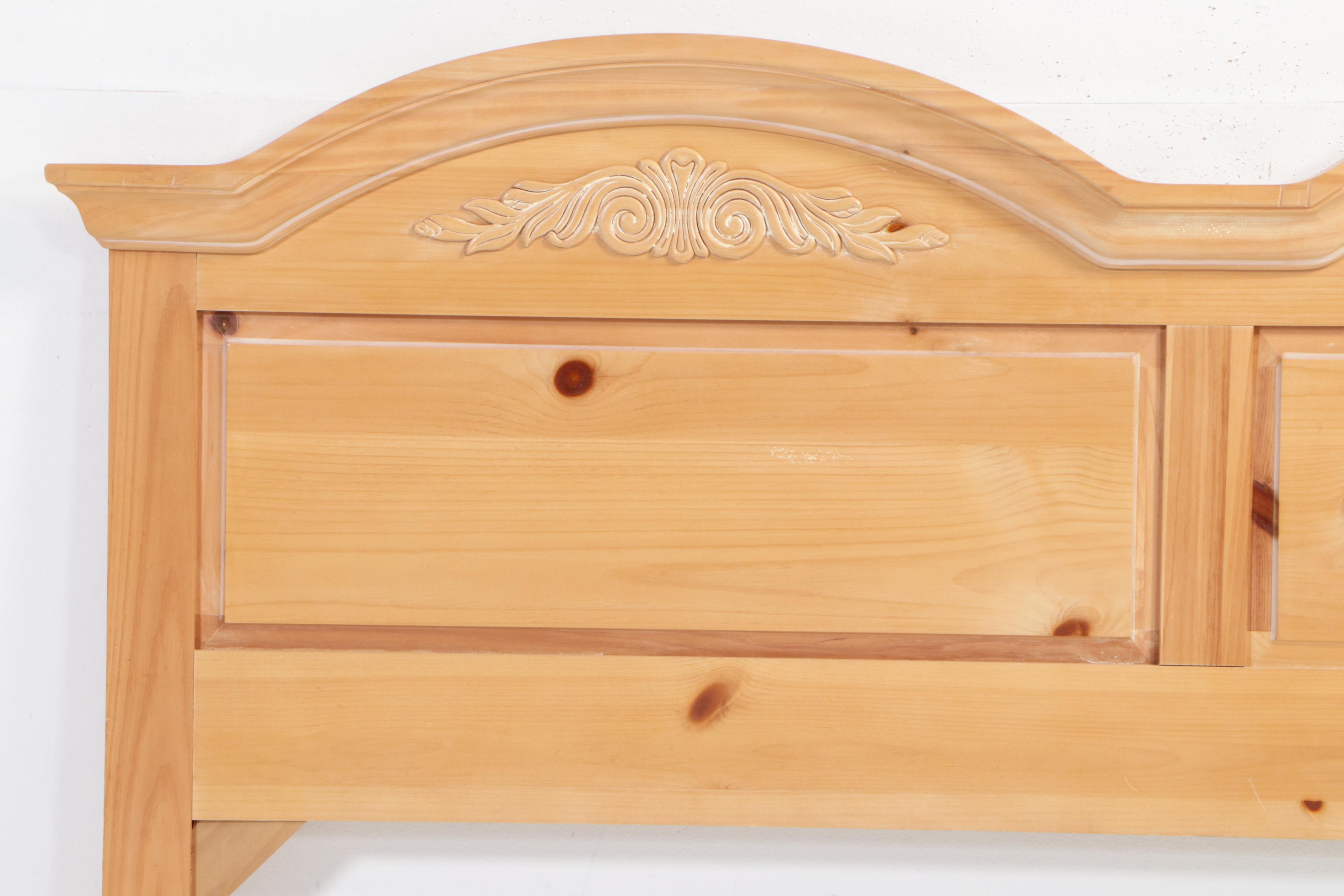 Broyhill "Fontana" Pine King Size Bed Frame Plus Bedside Chest