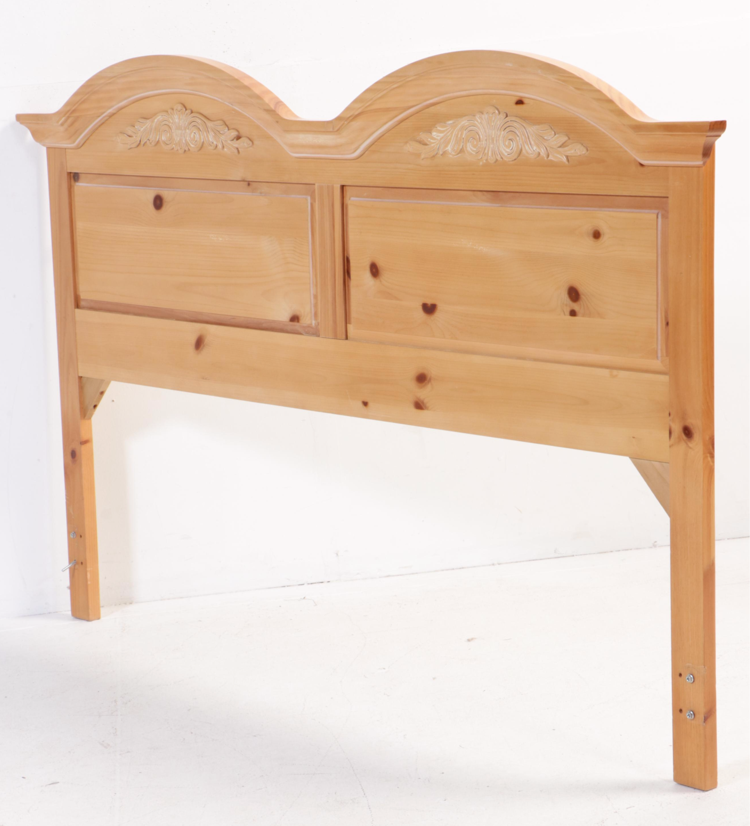 Broyhill "Fontana" Pine King Size Bed Frame Plus Bedside Chest