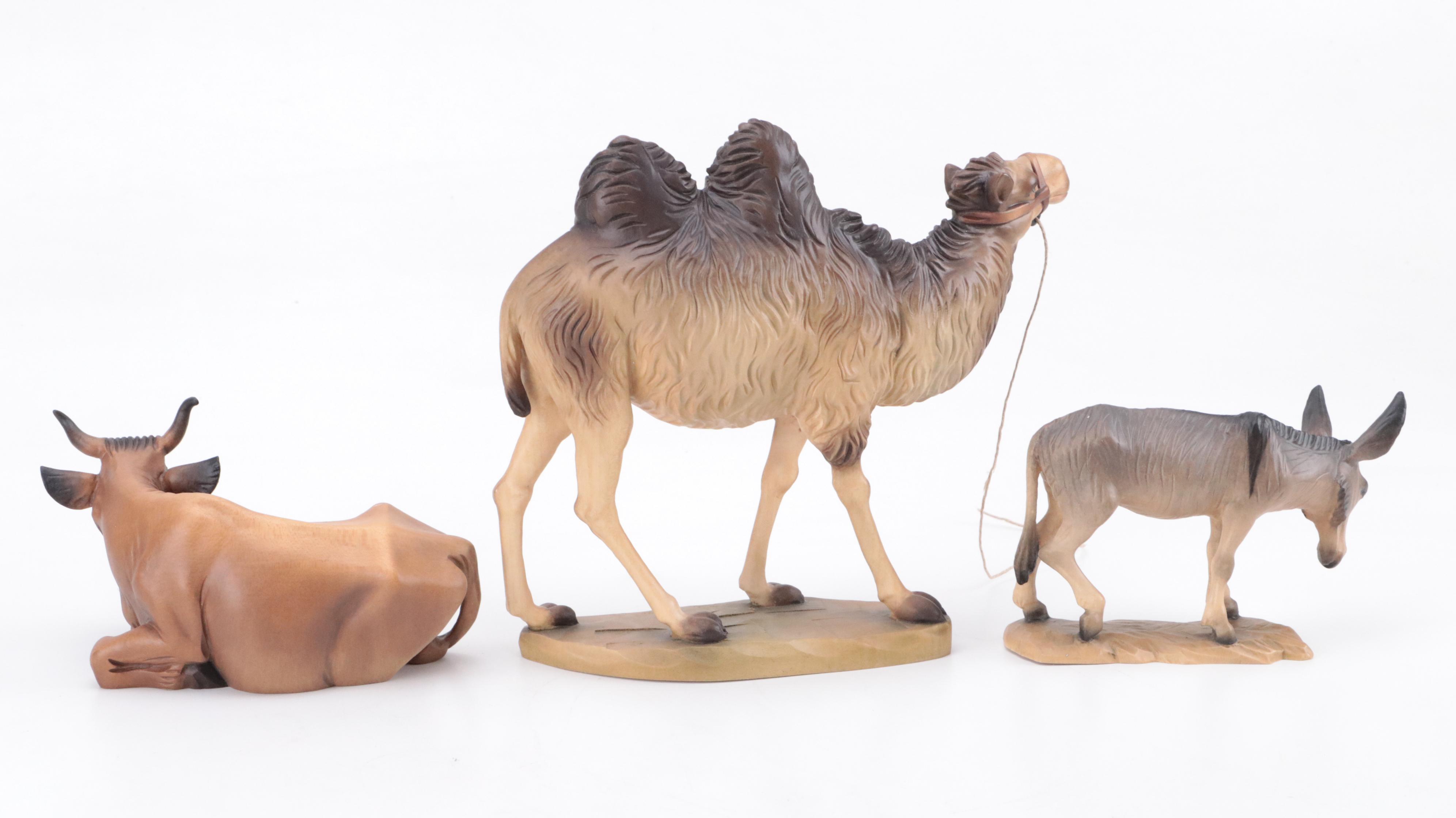 ANRI Italian Hand-Carved Wooden Nativity With Creche and Collectors Book