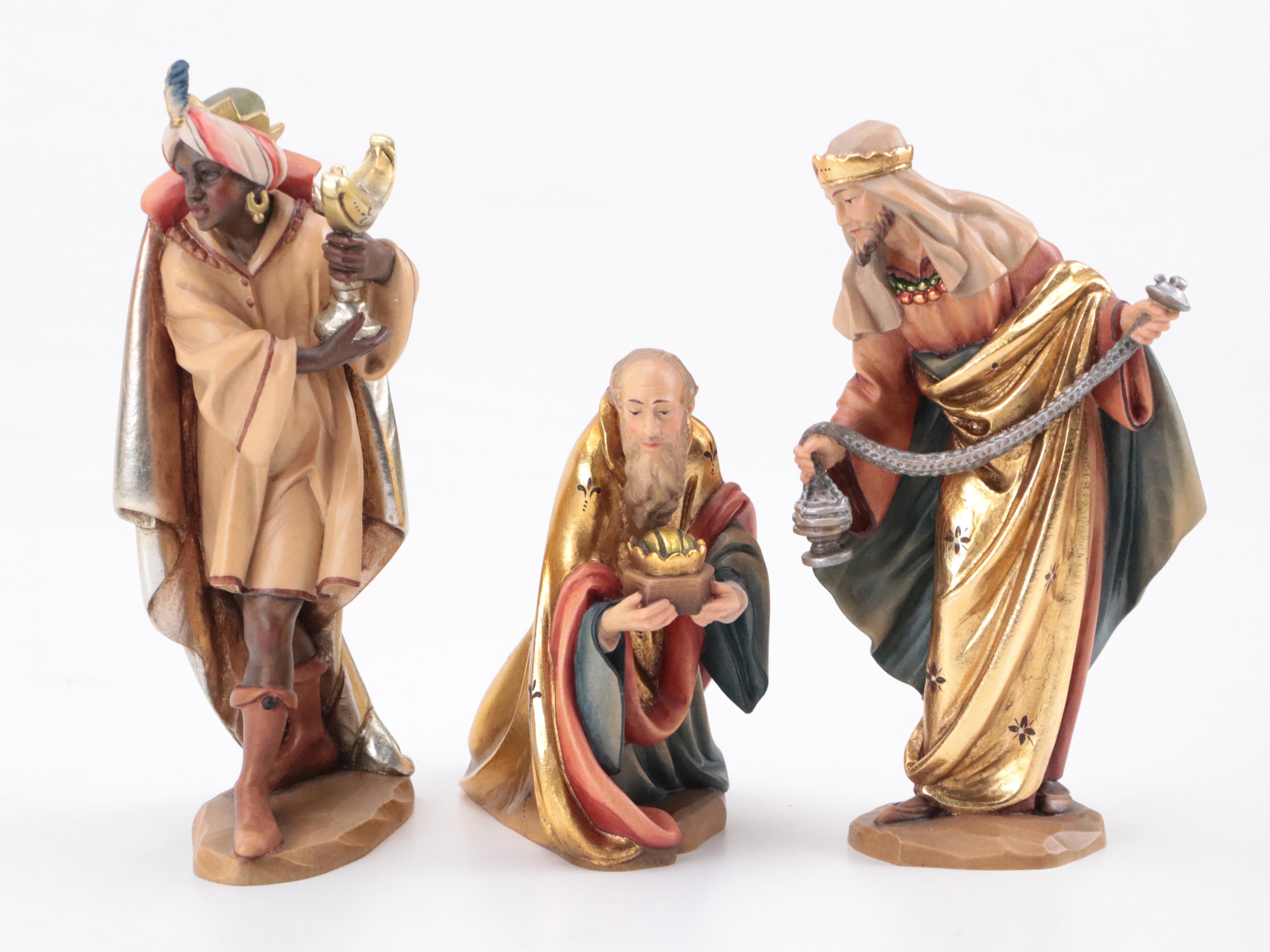 ANRI Italian Hand-Carved Wooden Nativity With Creche and Collectors Book