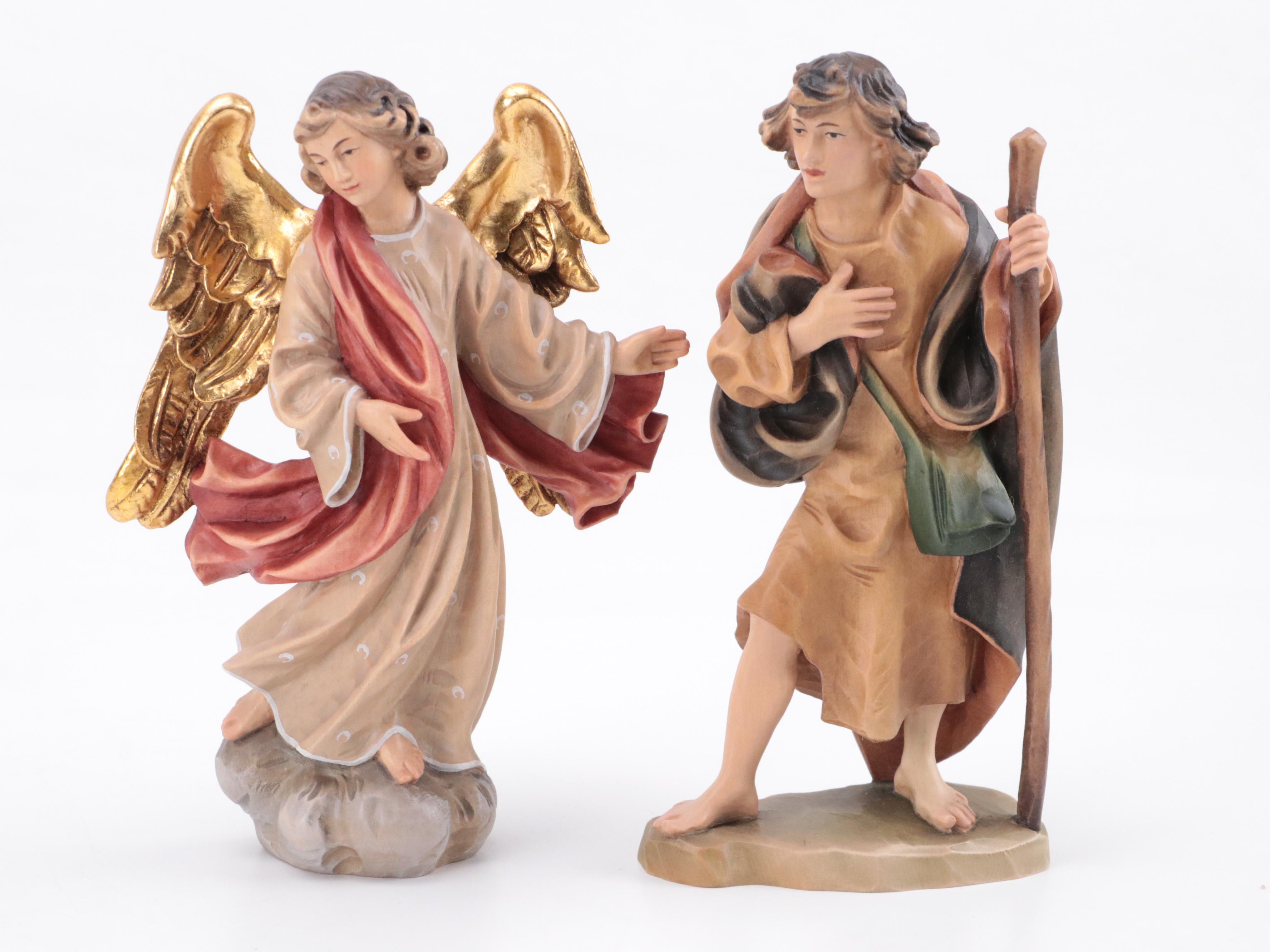 ANRI Italian Hand-Carved Wooden Nativity With Creche and Collectors Book