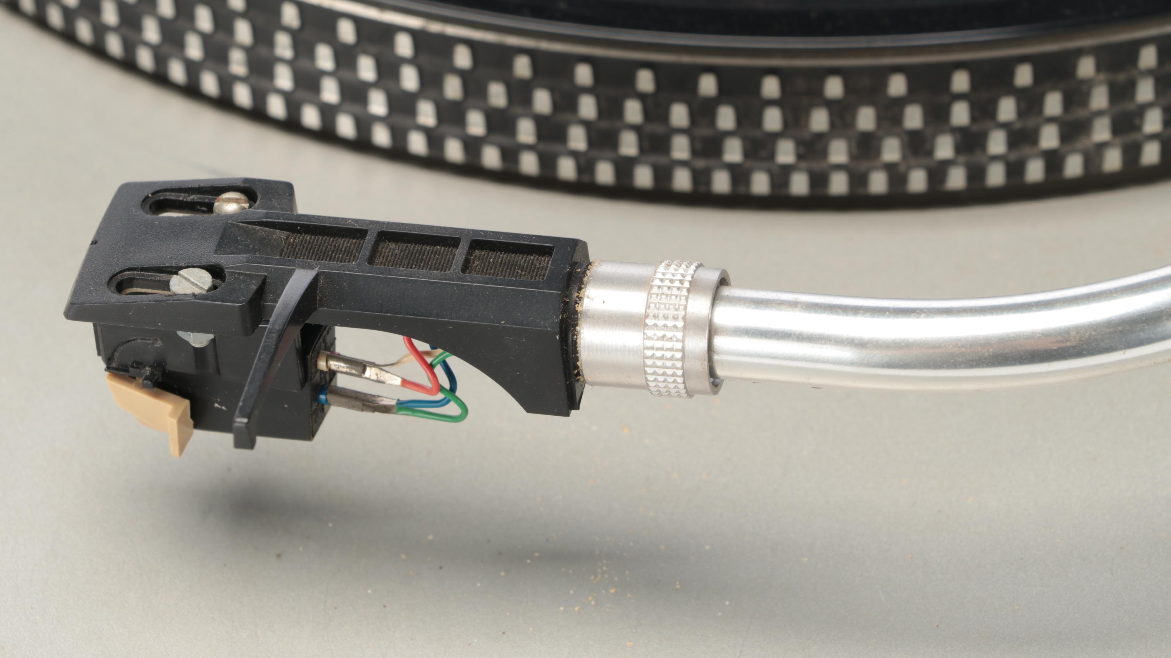 Technics Automatic Turntable With Realistic Graphic Equalizer, Pink Floyd LP