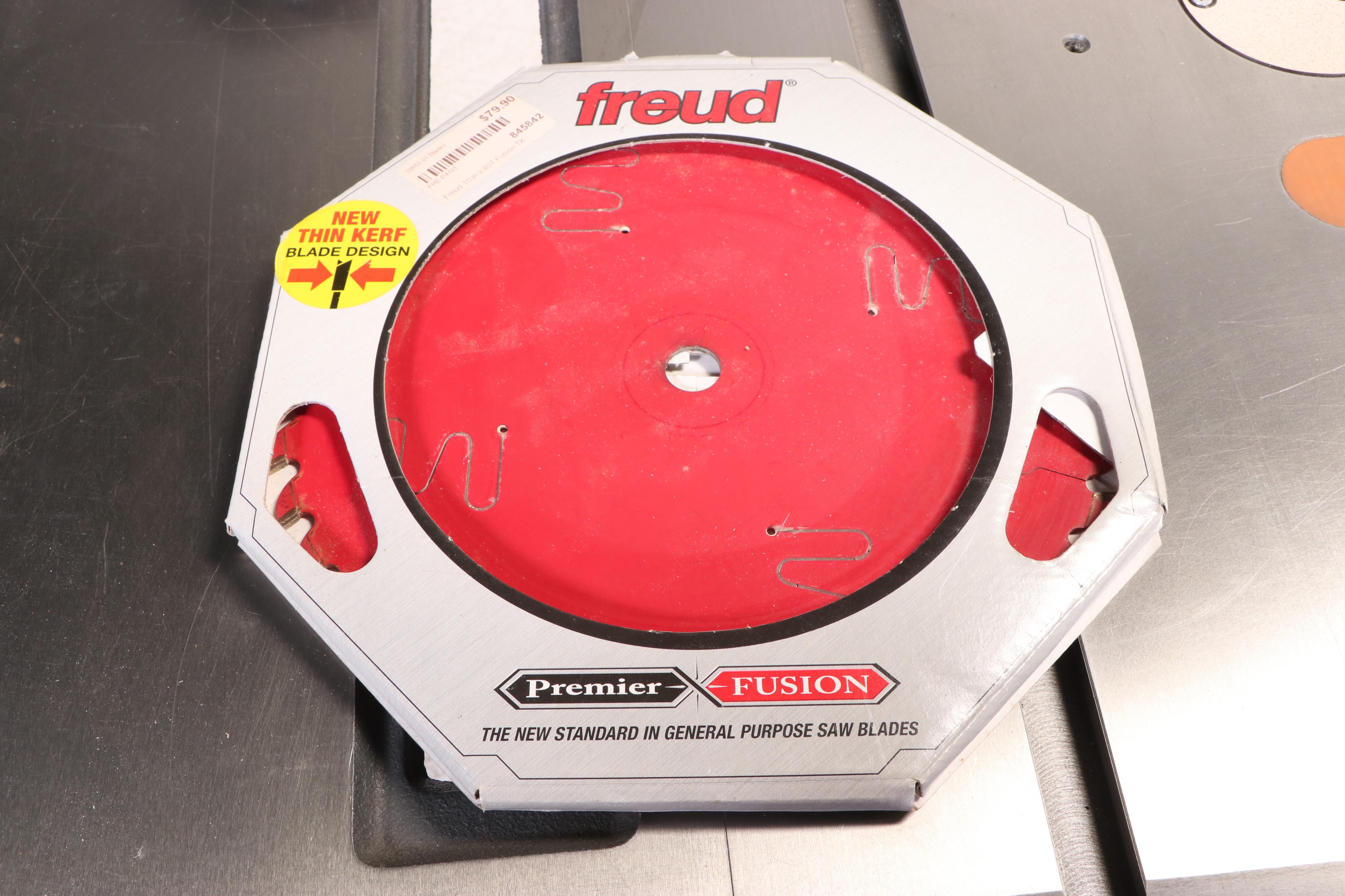 RIDGID Table Saw With Blade Accessories, Contemporary