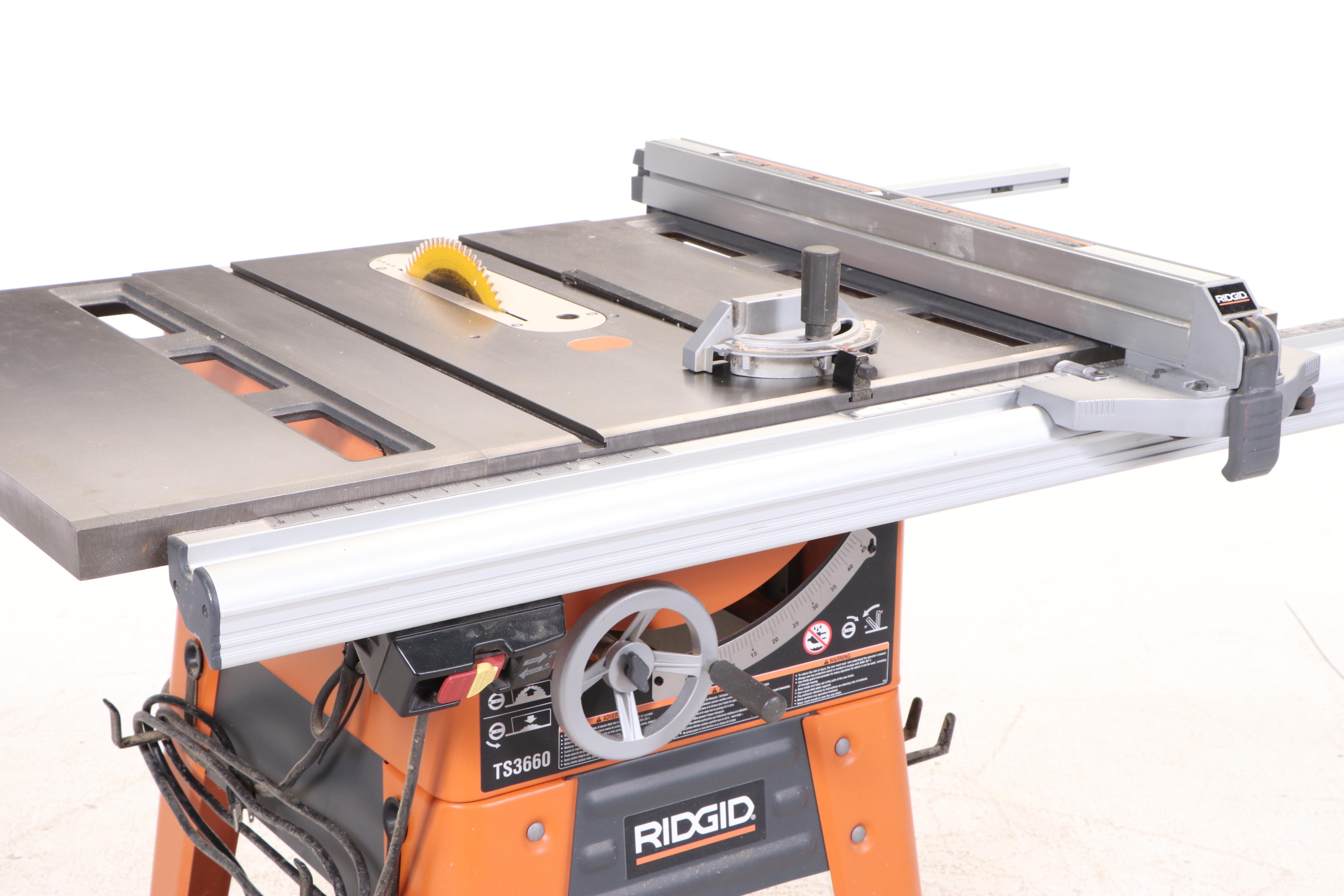 RIDGID Table Saw With Blade Accessories, Contemporary