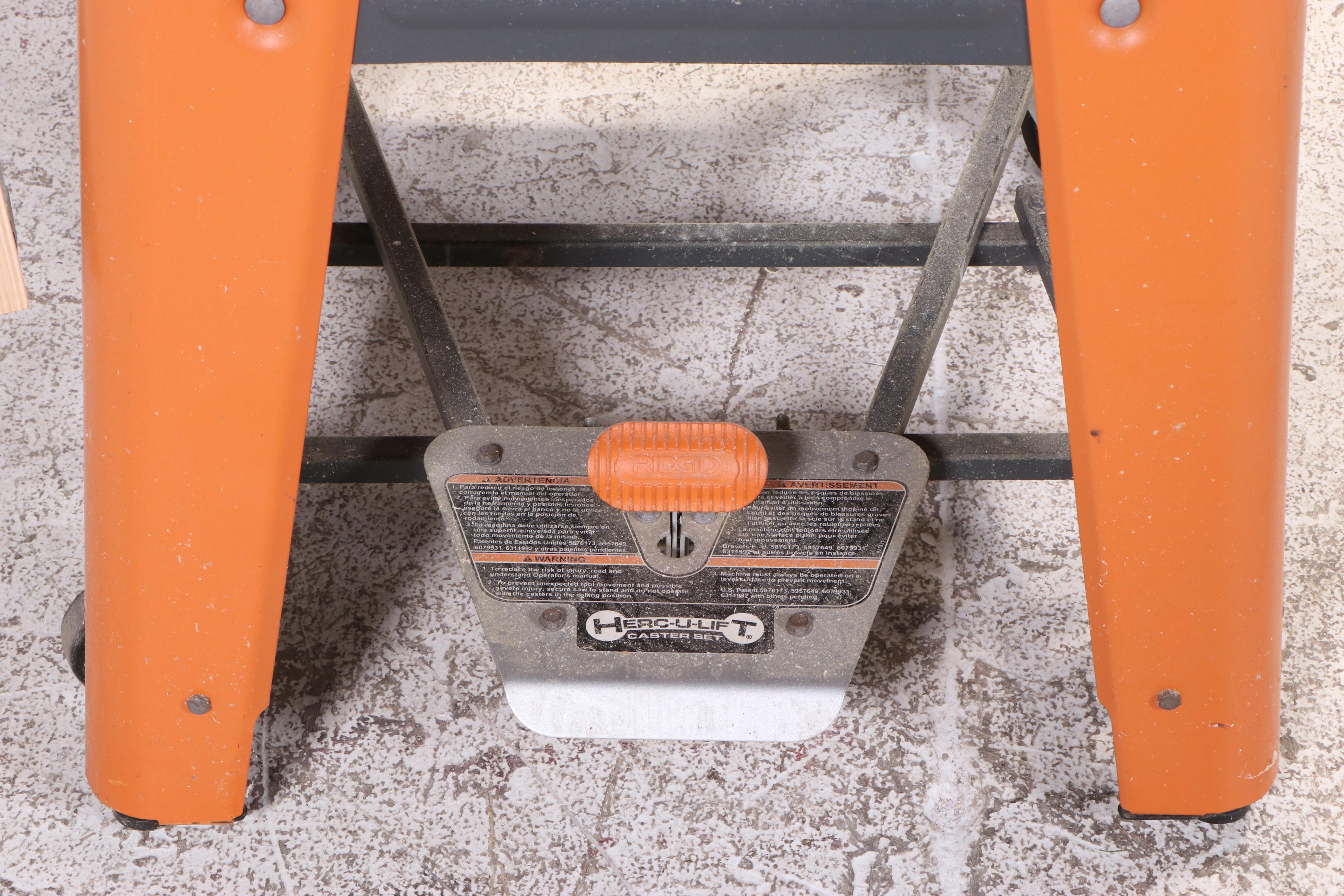 RIDGID Table Saw With Blade Accessories, Contemporary