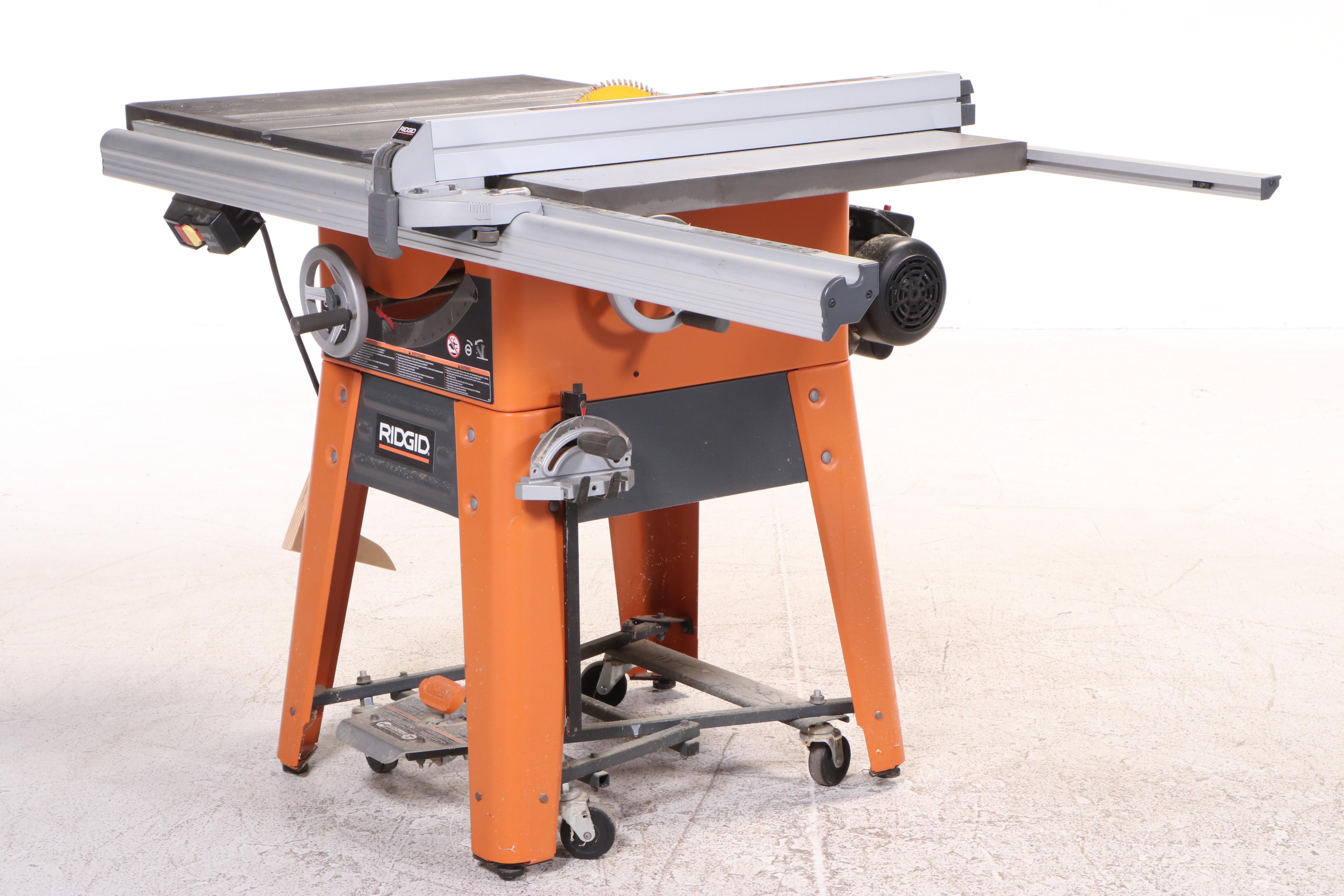RIDGID Table Saw With Blade Accessories, Contemporary