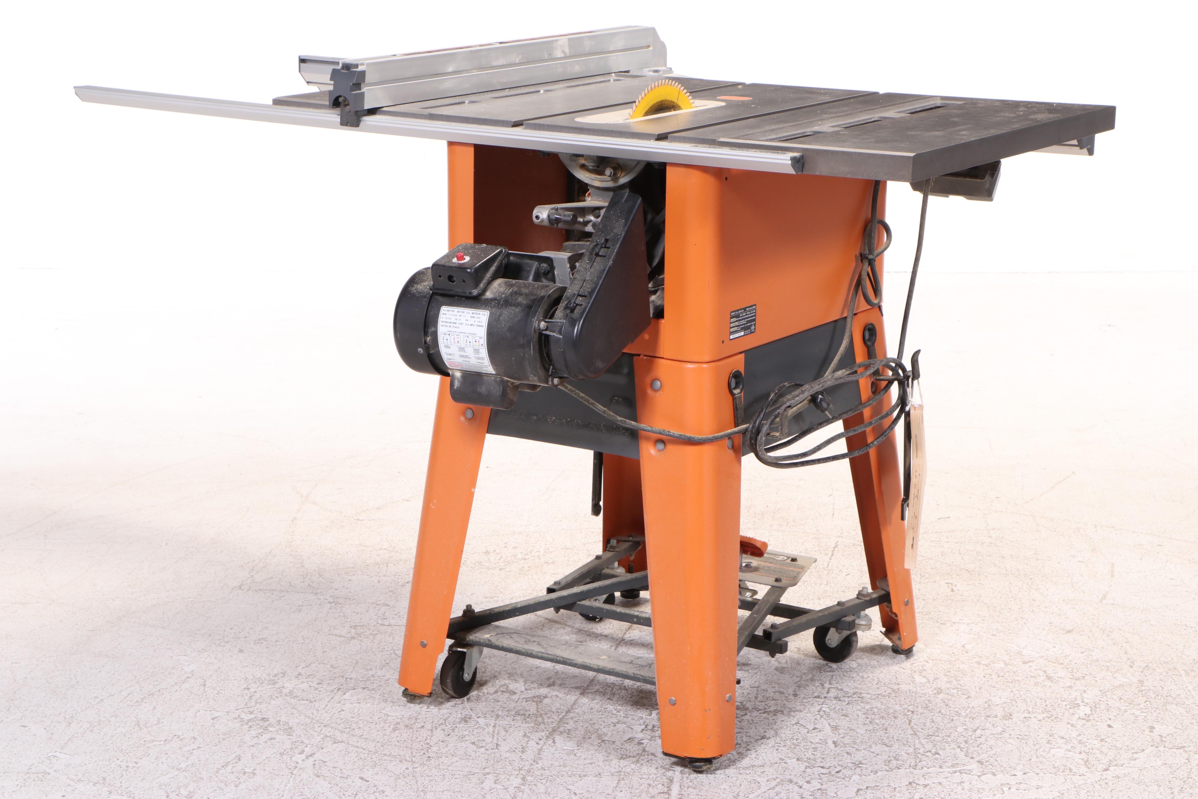 RIDGID Table Saw With Blade Accessories, Contemporary