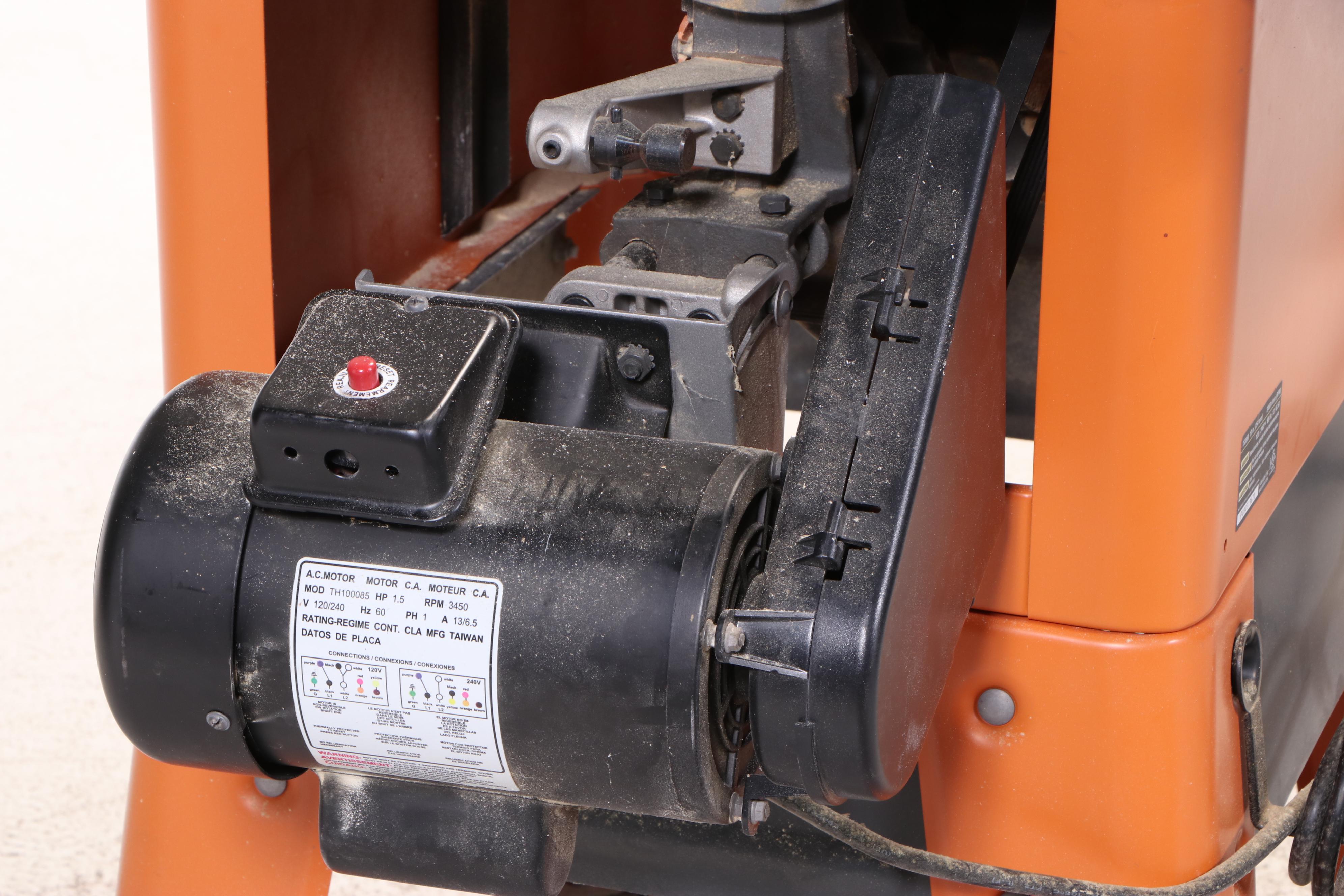 RIDGID Table Saw With Blade Accessories, Contemporary