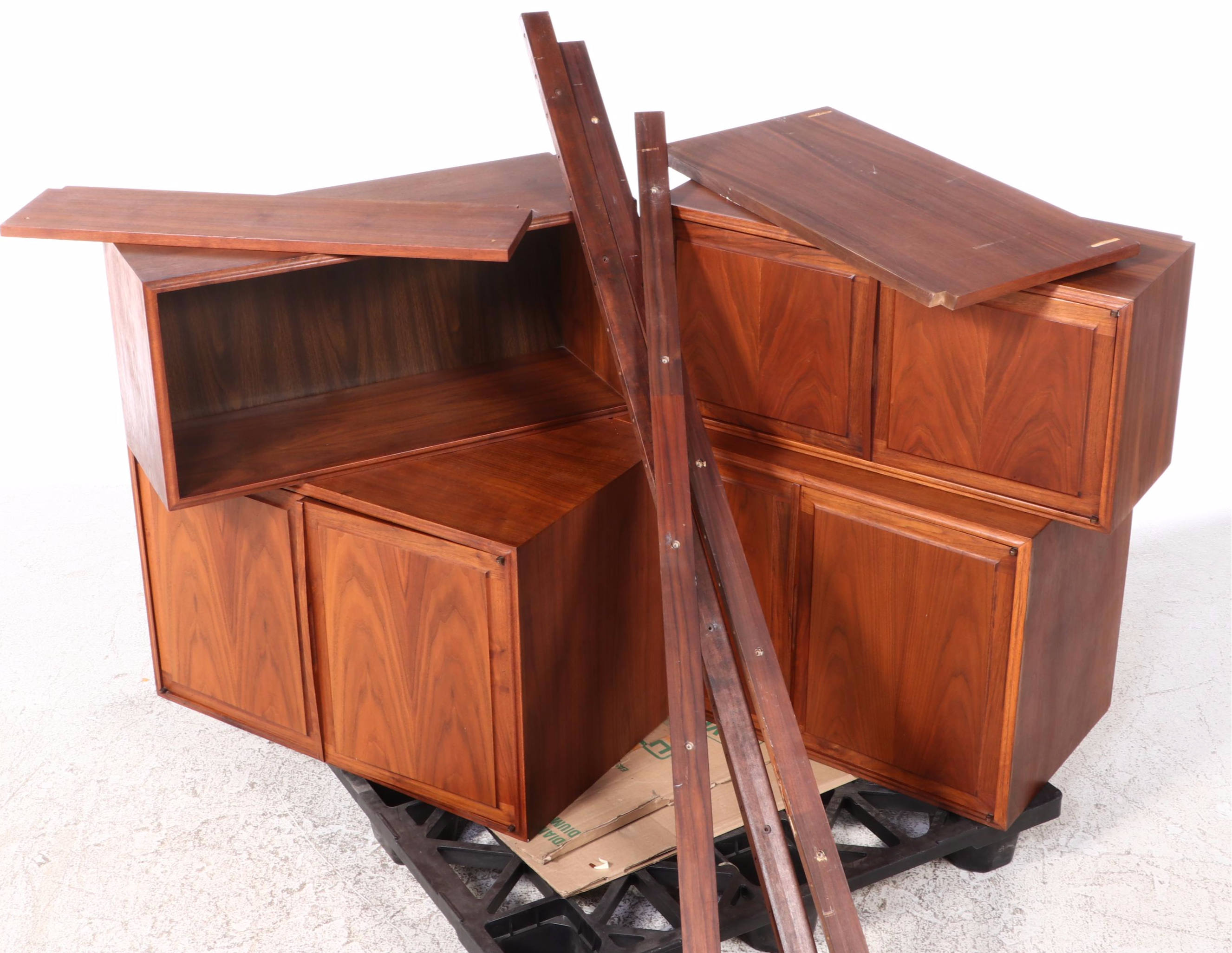 Mid Century Modern Walnut Wall Unit, Mid to Late 20th Century