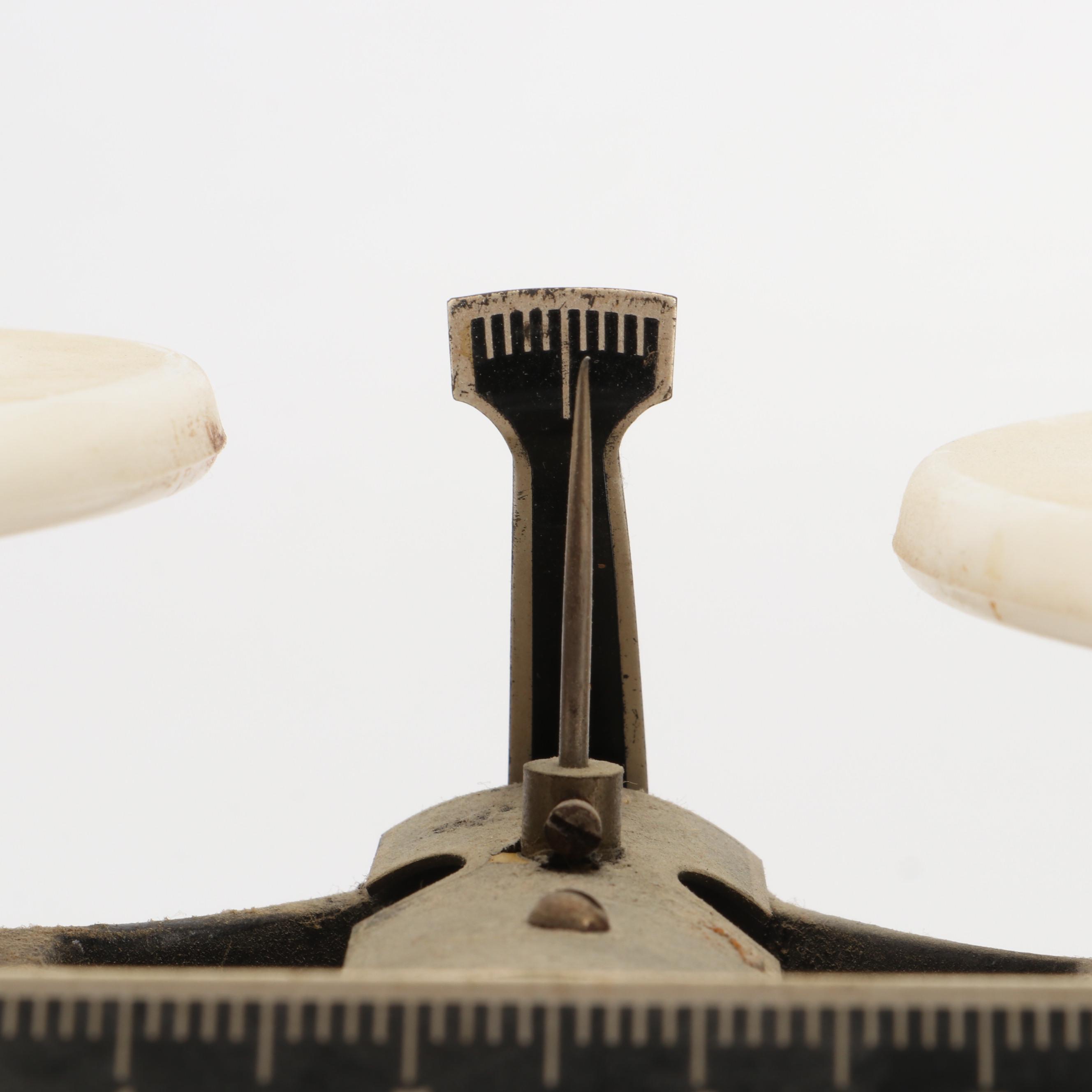 Ohaus Cast Iron Balance Scale with Weights