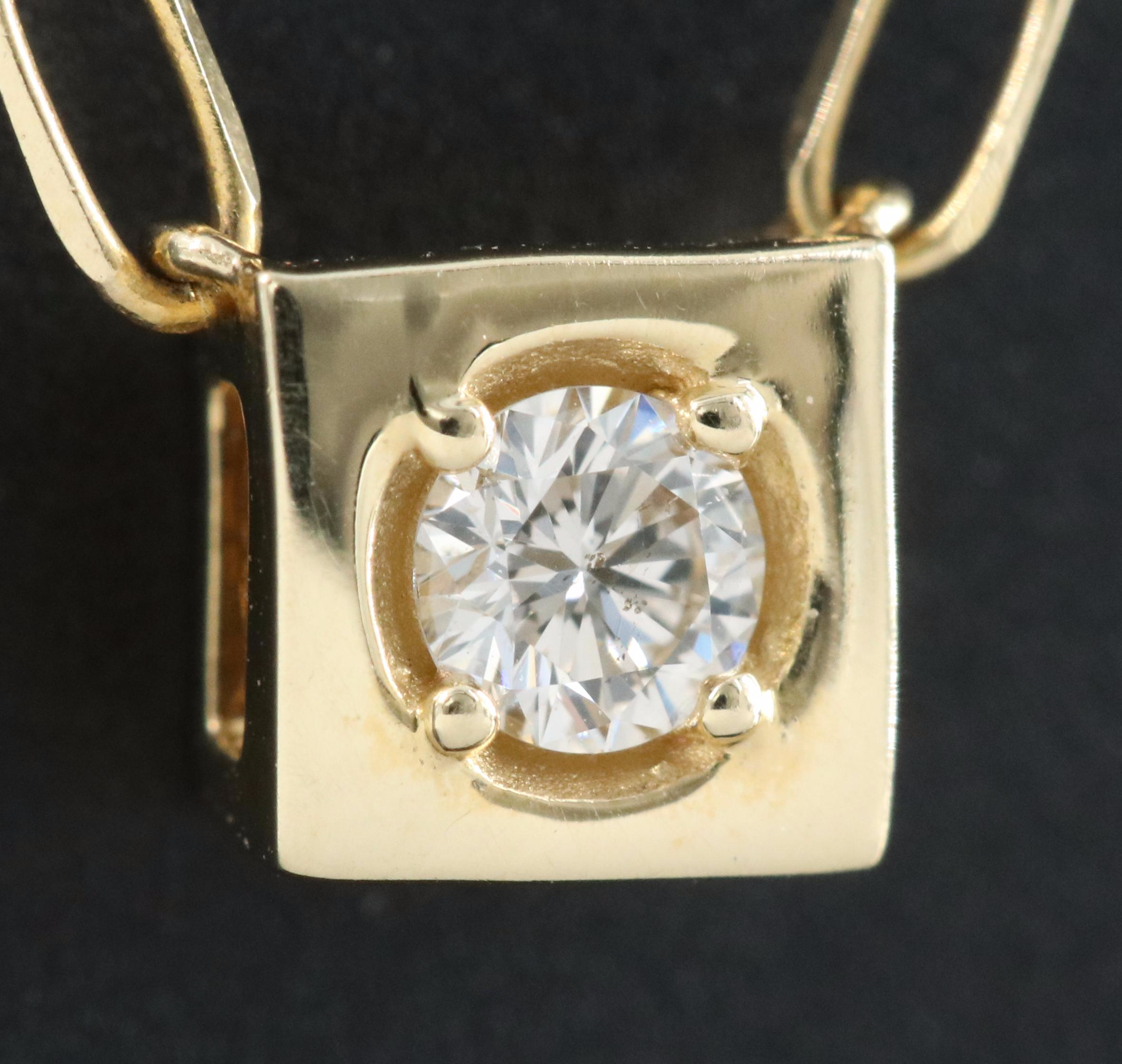 14K 0.07 CT Diamond Solitaire Cable Chain Necklace