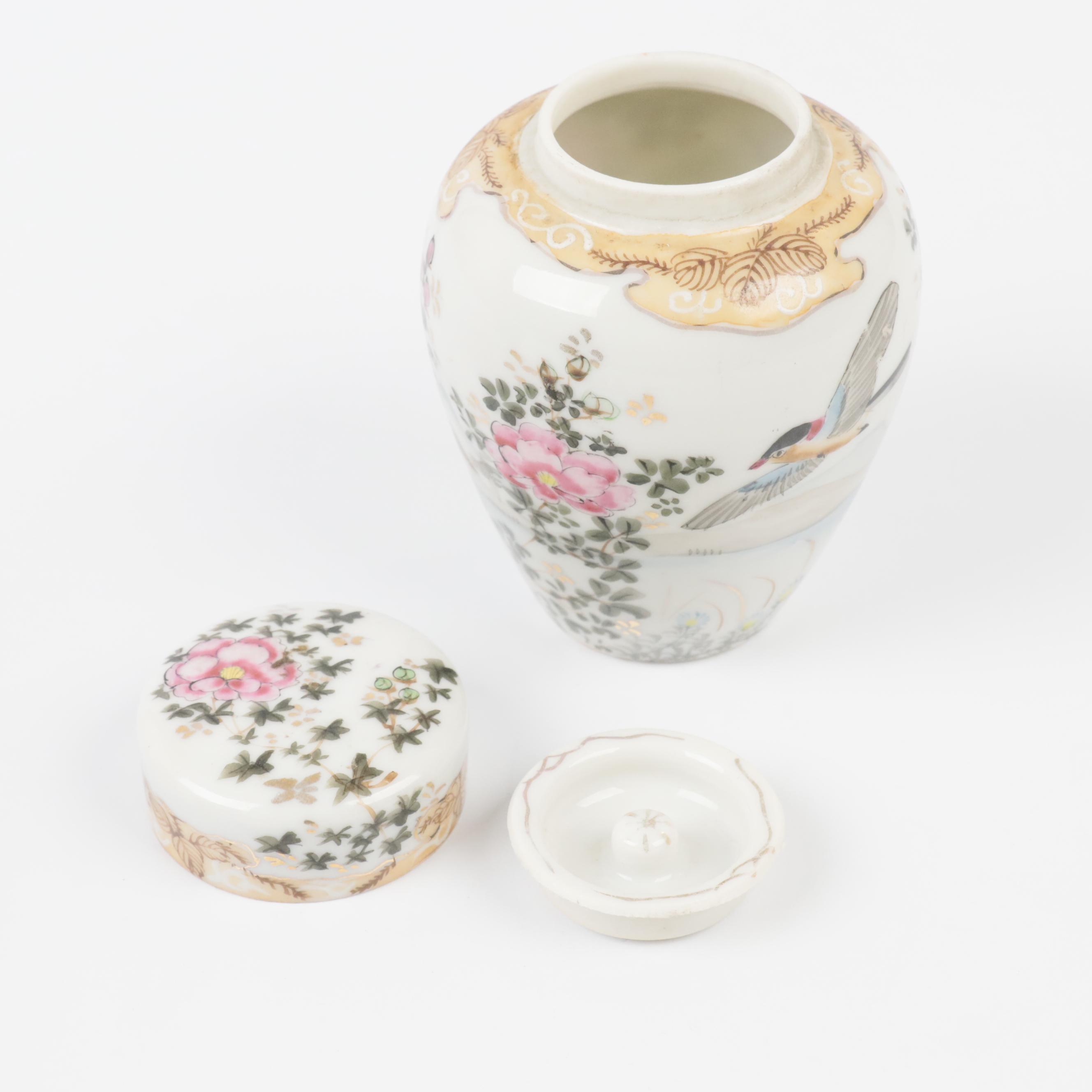 Japanese Tea Jar With Rice Bowl and Hand-Carved Carnelian Agate Frogs