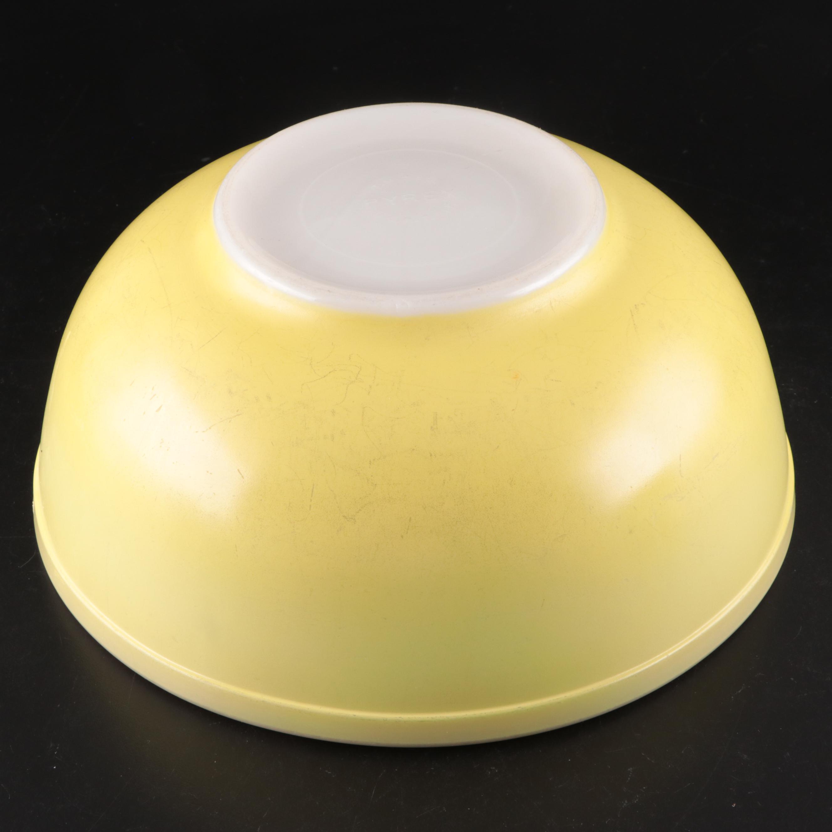 Pyrex Primary Colors Mixing Bowls with Other Refrigerator Dishes