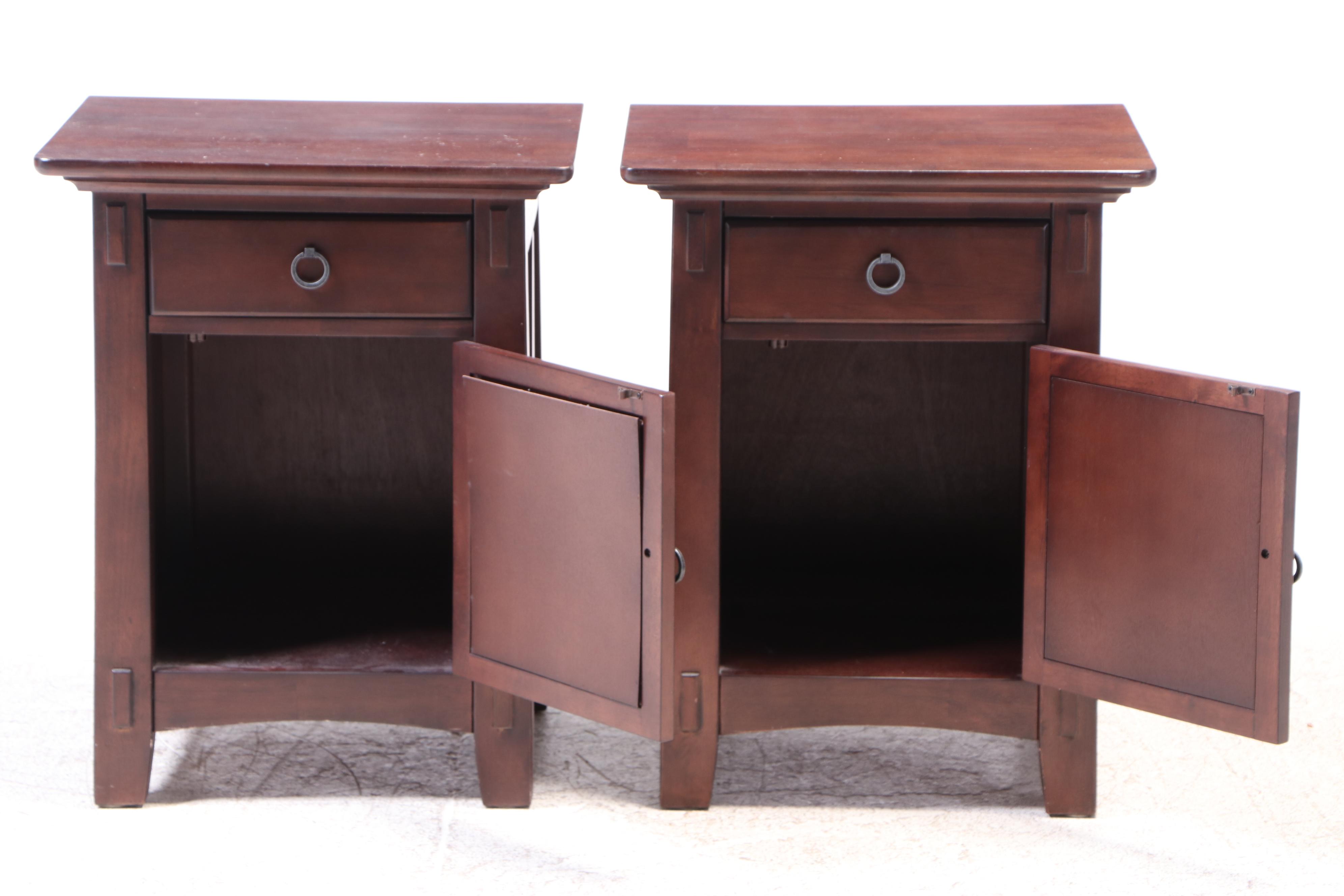 Pair of American Signature Arts & Crafts Style Hardwood Bedside Chests