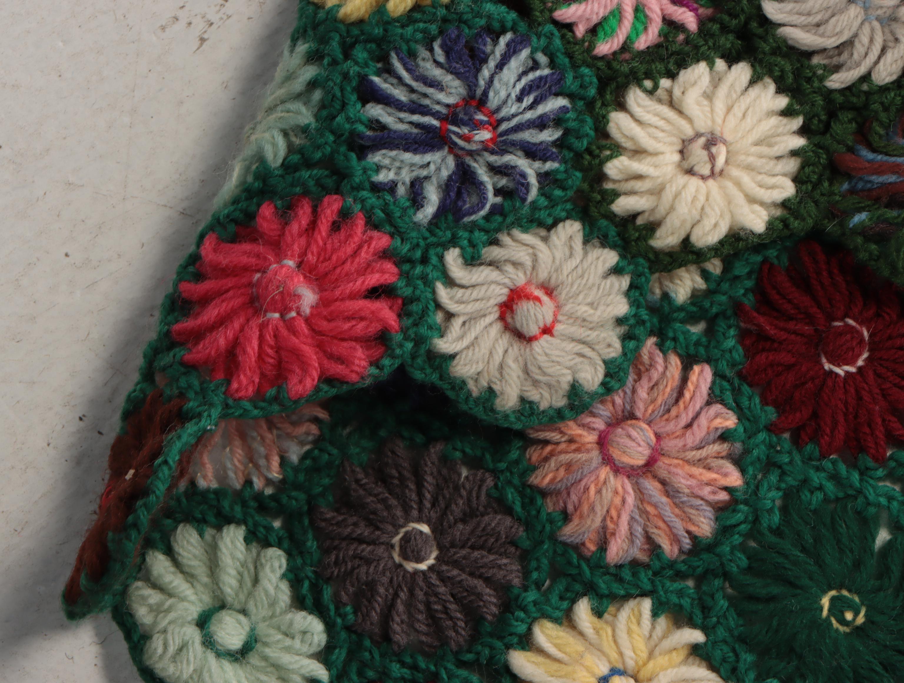 Hand Crocheted Daisy Afghan EBTH