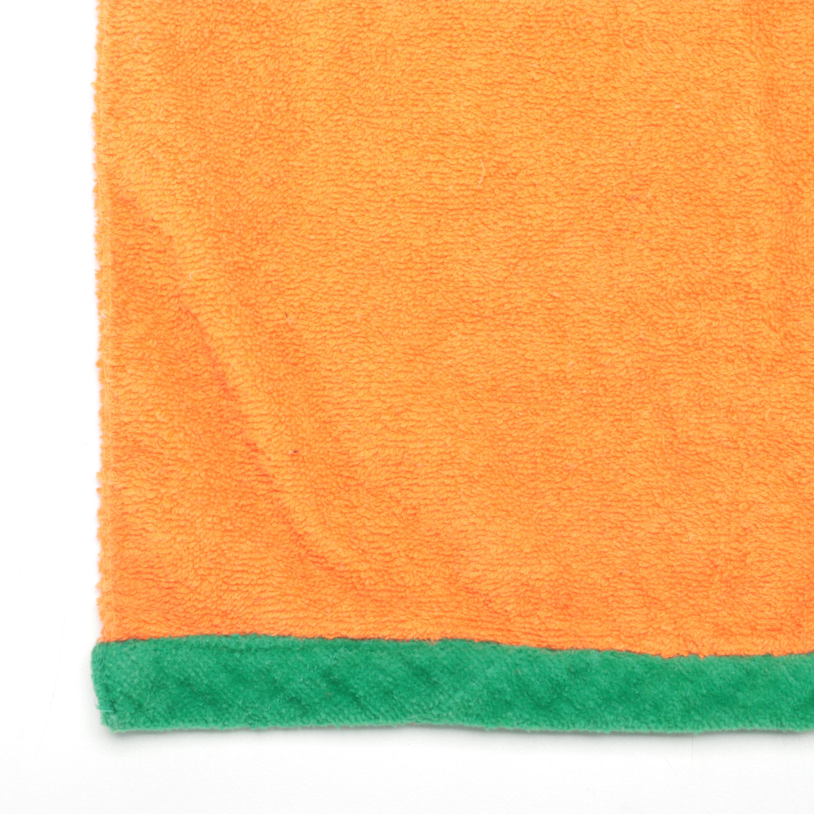 Machine-Stitched Terry Cloth Pocketed Beach Towels with Terry Cloth Beach Totes