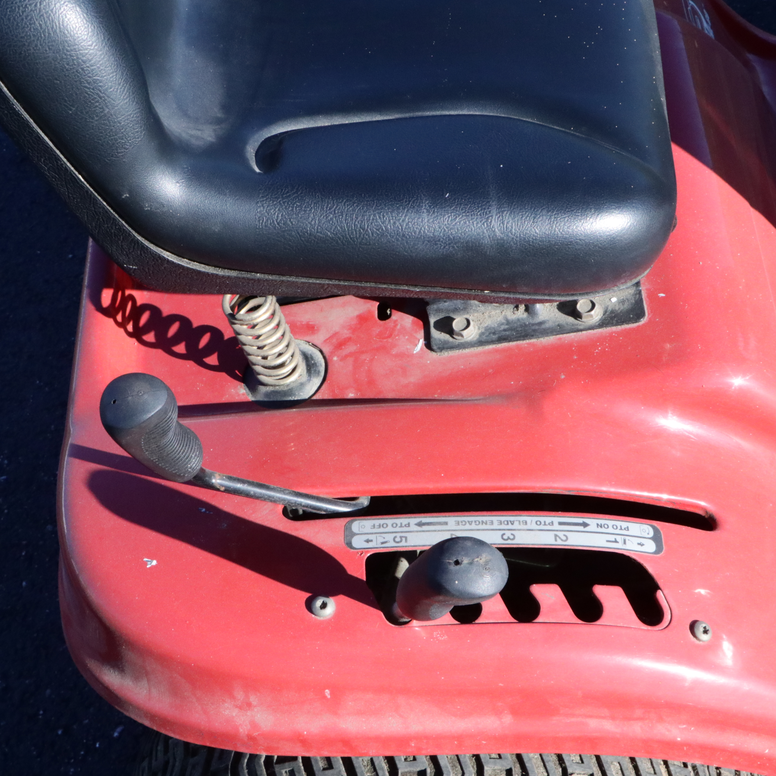 YARD MACHINES RIDING LAWN MOWER