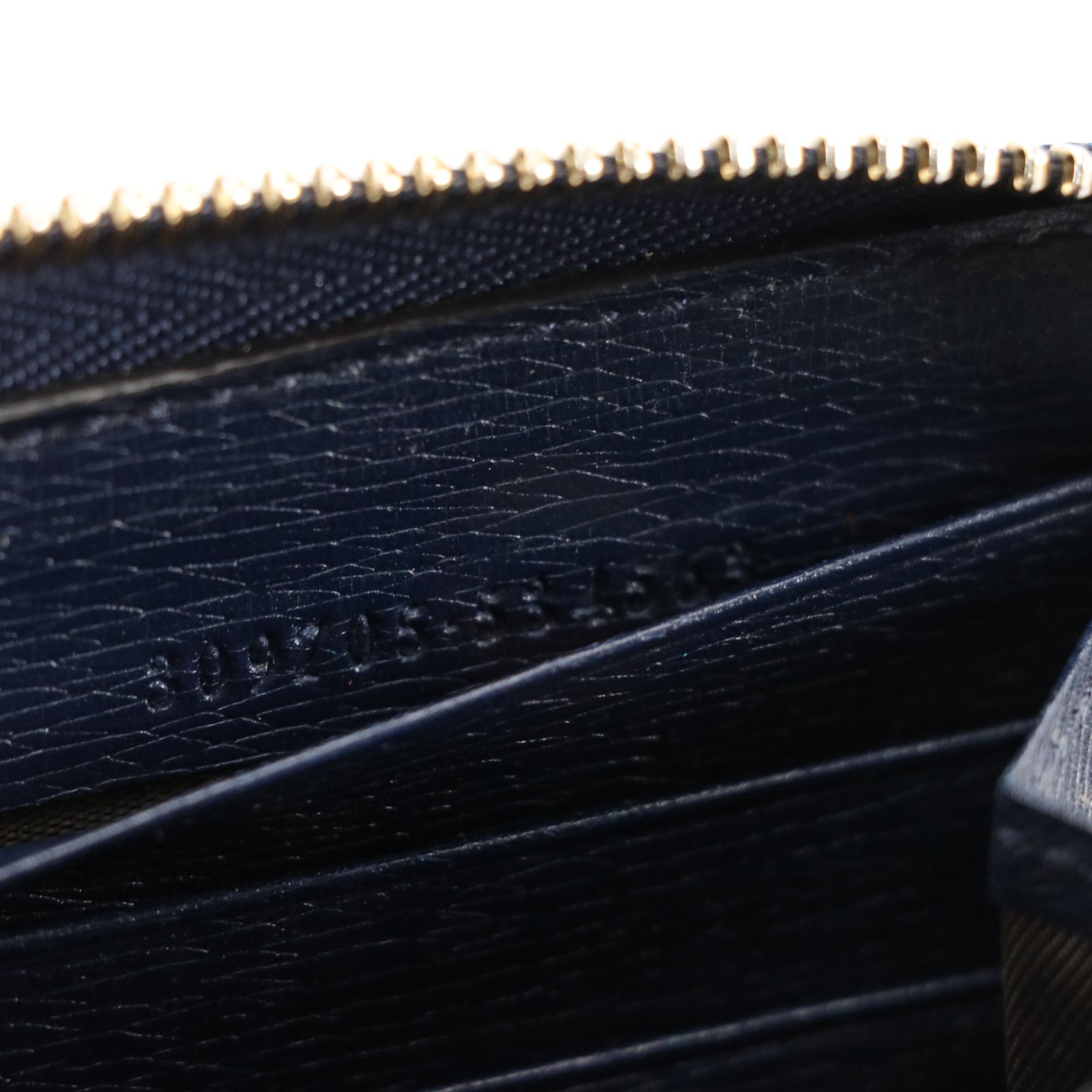 Gucci Heartbeat Long Leather Zip Around Wallet in Box