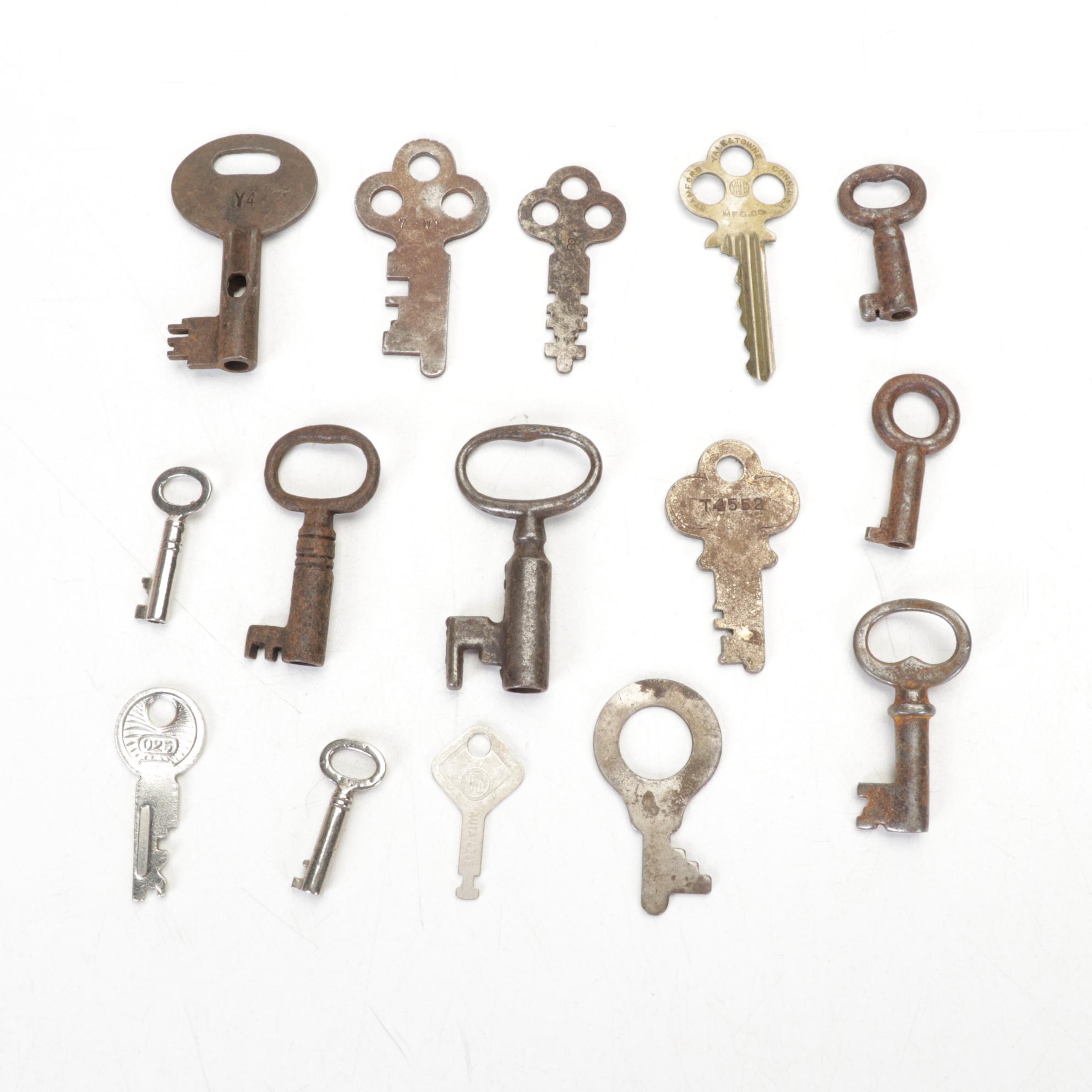 Box of Keys Includes Skeleton, Barrel, Cabinet, Luggage and Jewelry Box Keys