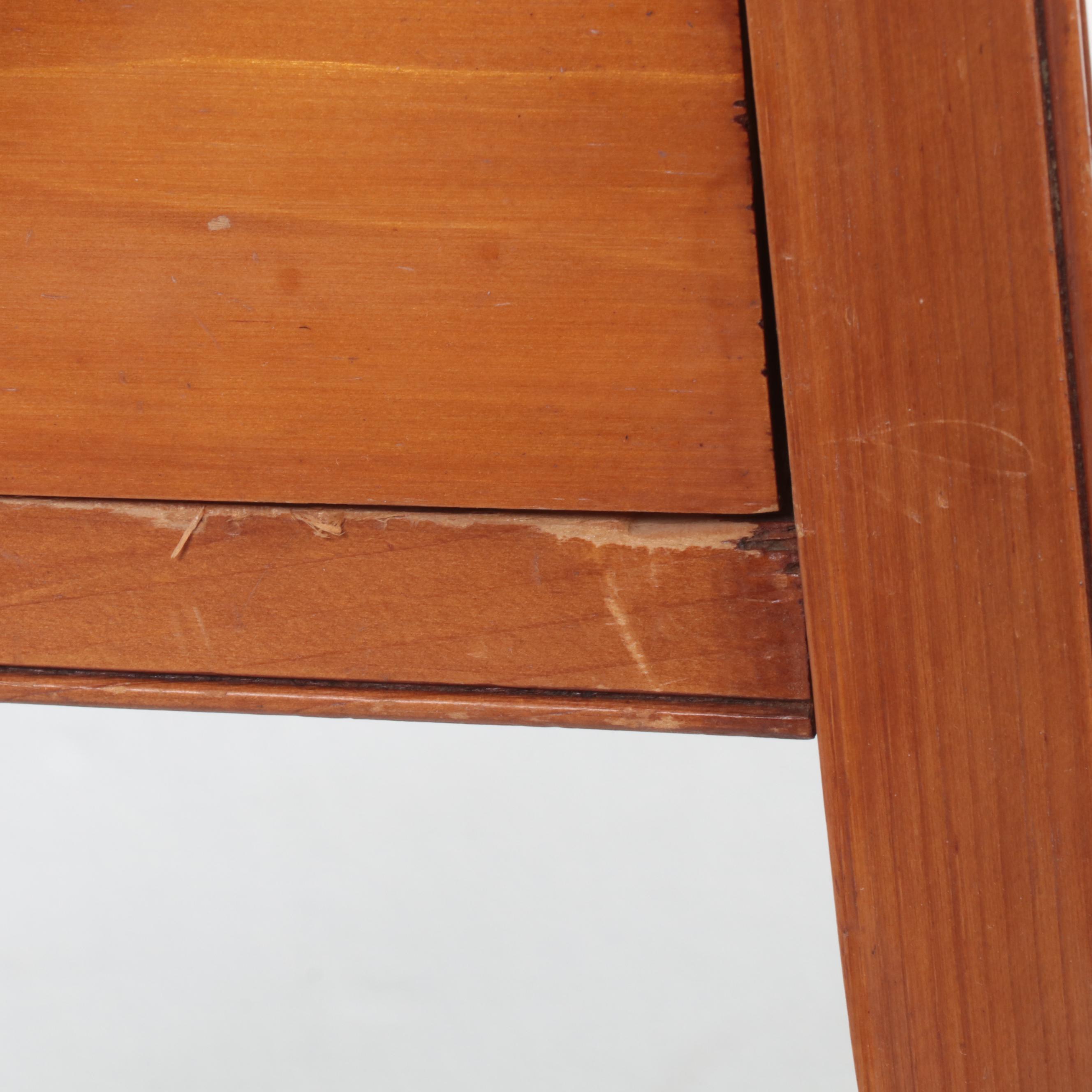 American Primitive Pine Splay-Leg Side Table, 20th Century