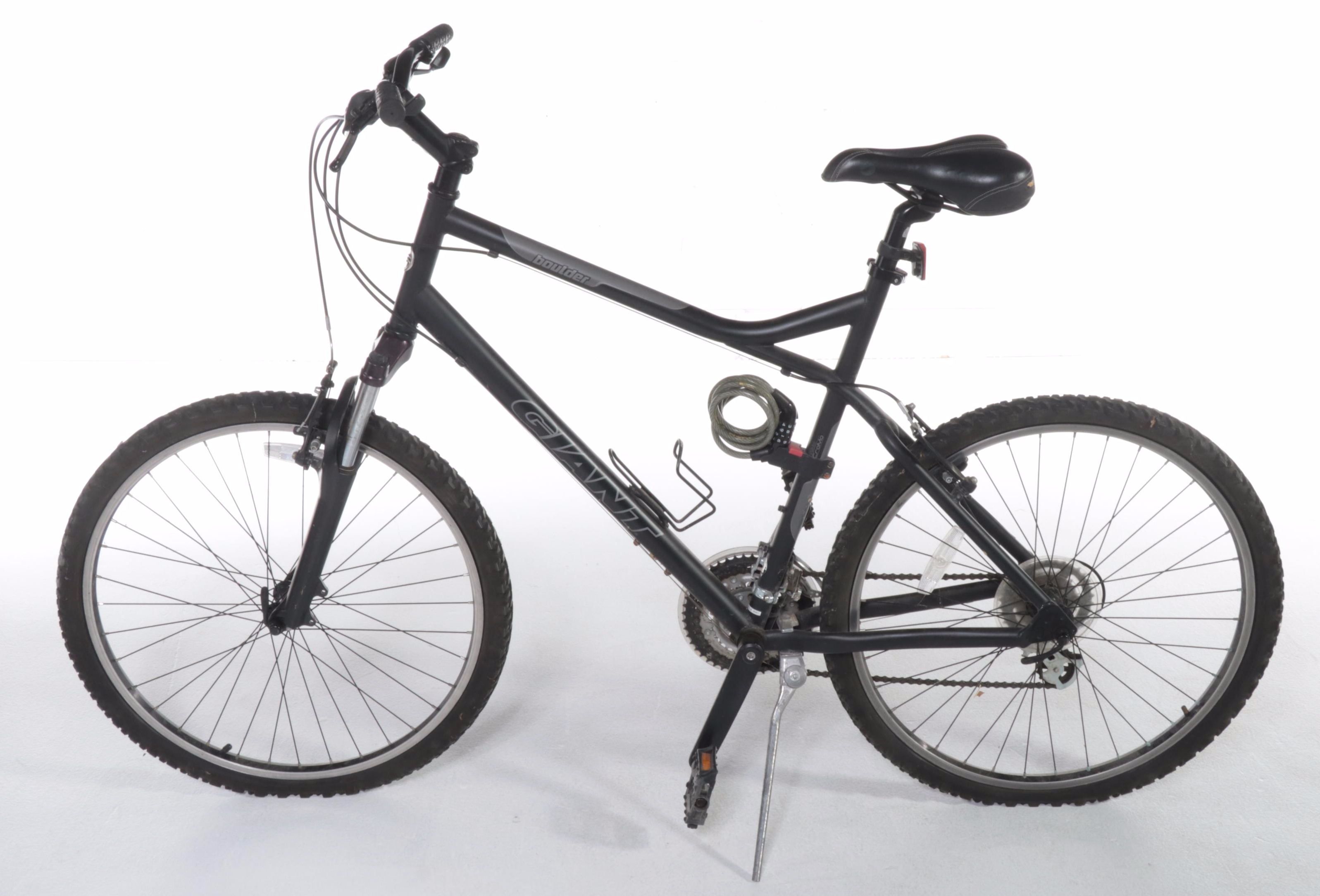 Giant Boulder Mountain Bike with Pump, Lock Bar and Saris Rack